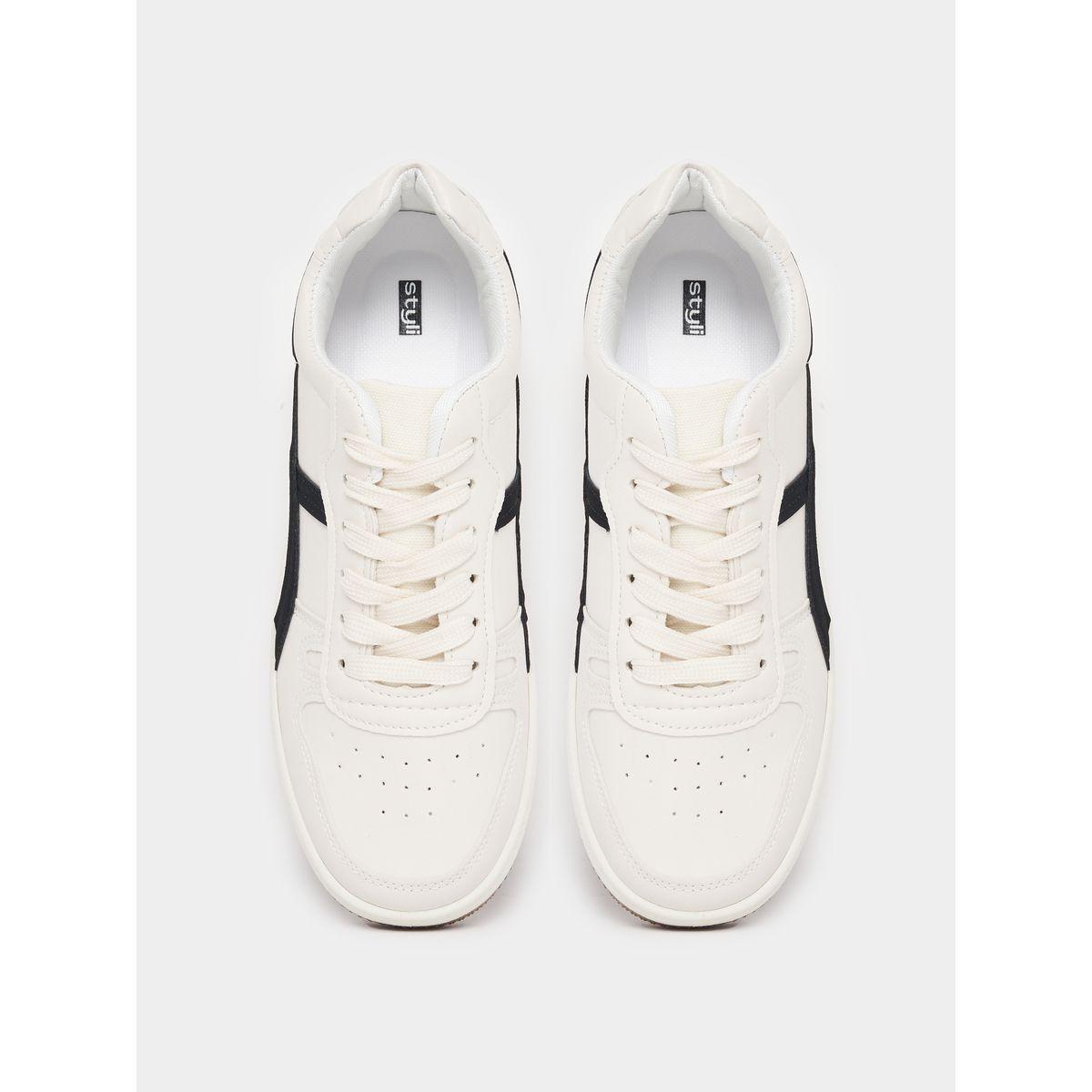 حذاء سنيكرز بتفاصيل مُتباينة مع رباط غلق-women-shoes-sneakers-image-5