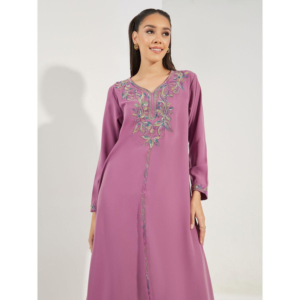 جلابية بتفاصيل مُطرّزة مع حافة واسعة ماكسيم كرييشن × ستايلي-women-arabicclothing-jalabiyas-image-3