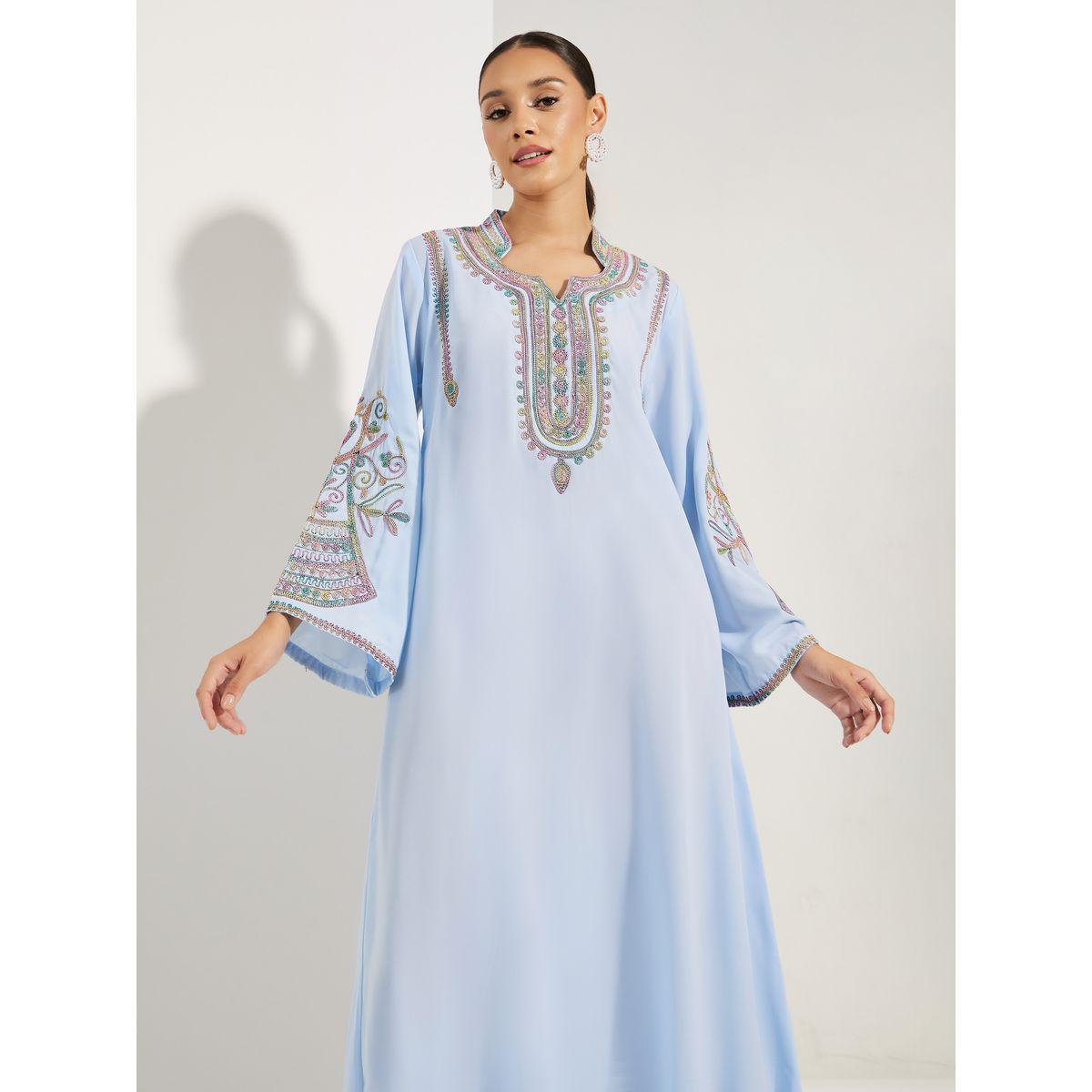 جلابية بتفاصيل مُطرّزة مع حافة واسعة ماكسيم كرييشن × ستايلي-women-arabicclothing-jalabiyas-image-2