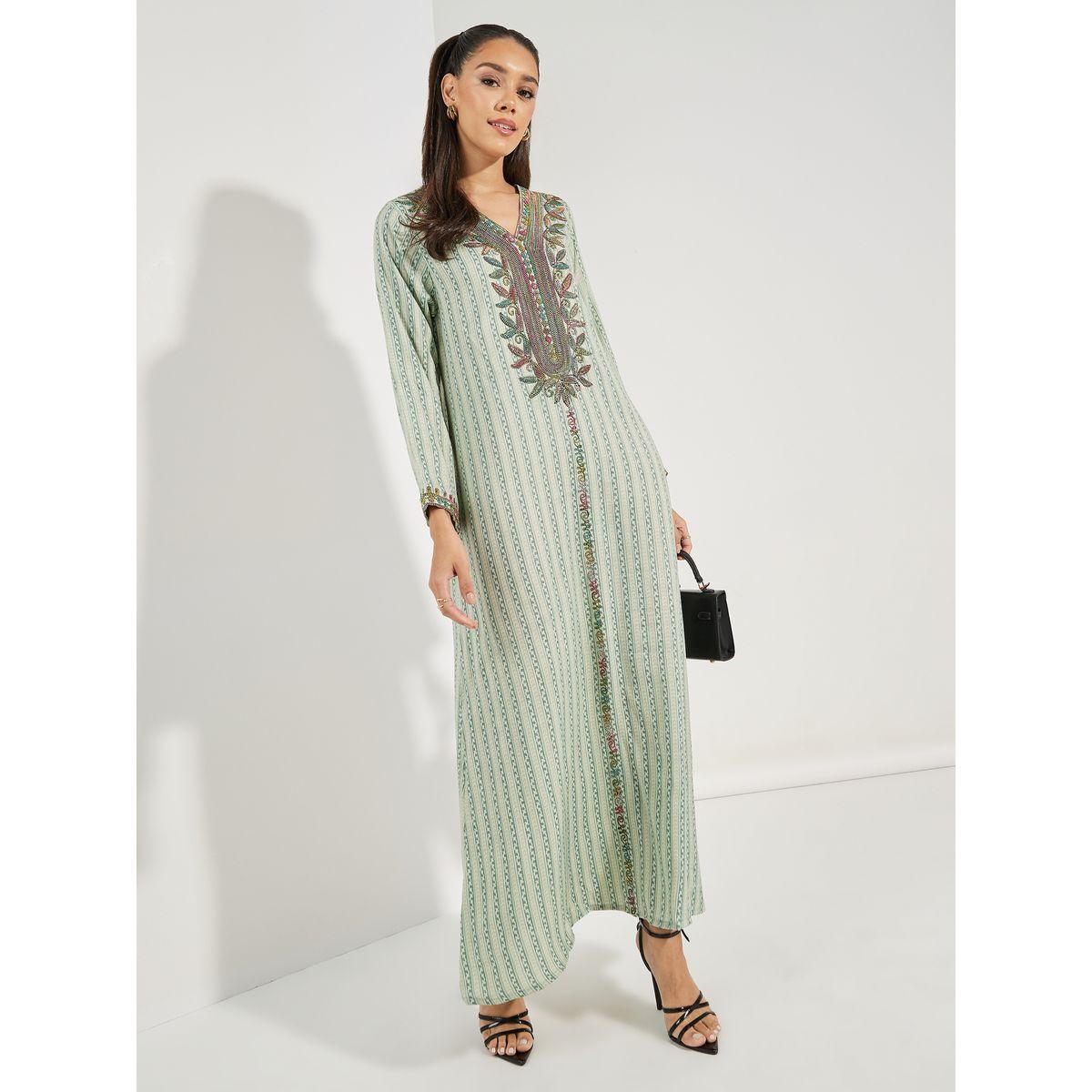 جلابية بتفاصيل مُطرّزة مع حافة واسعة ماكسيم كرييشن × ستايلي-women-arabicclothing-jalabiyas-image-1