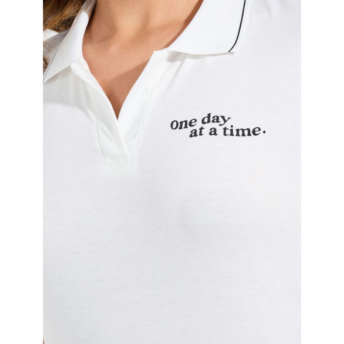 تيشيرت بياقة بولو مطبع بكتابة مع قصة عادية-women-clothing-tshirts-image-4