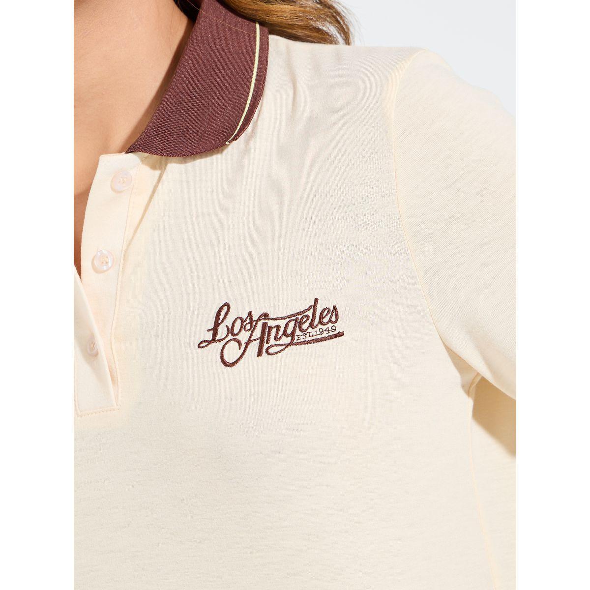 تيشيرت بياقة بولو وتفاصيل مُطرّزة مع قصة عادية-women-clothing-tshirts-image-4