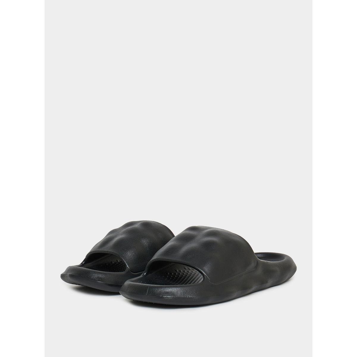 شبشب بتفاصيل بارزة الملمس-men-shoes-flipflopsandslides-image-1