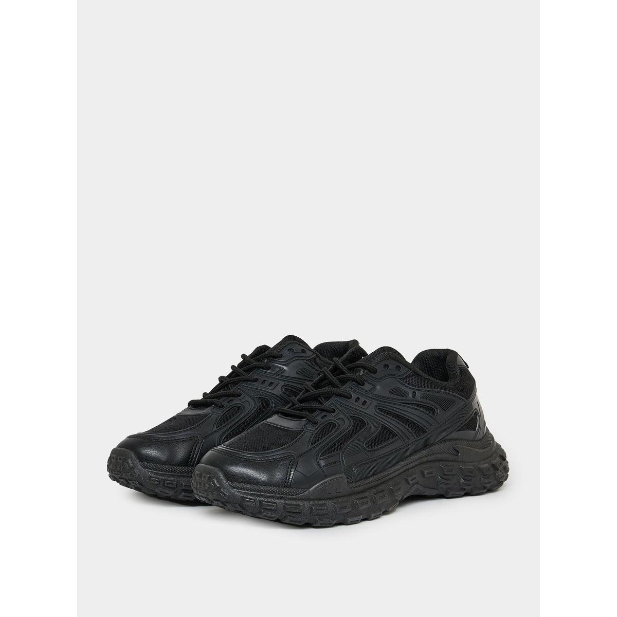 حذاء سنيكرز بتفاصيل بارزة الملمس ورباط غلق-men-shoes-sneakers-image-1