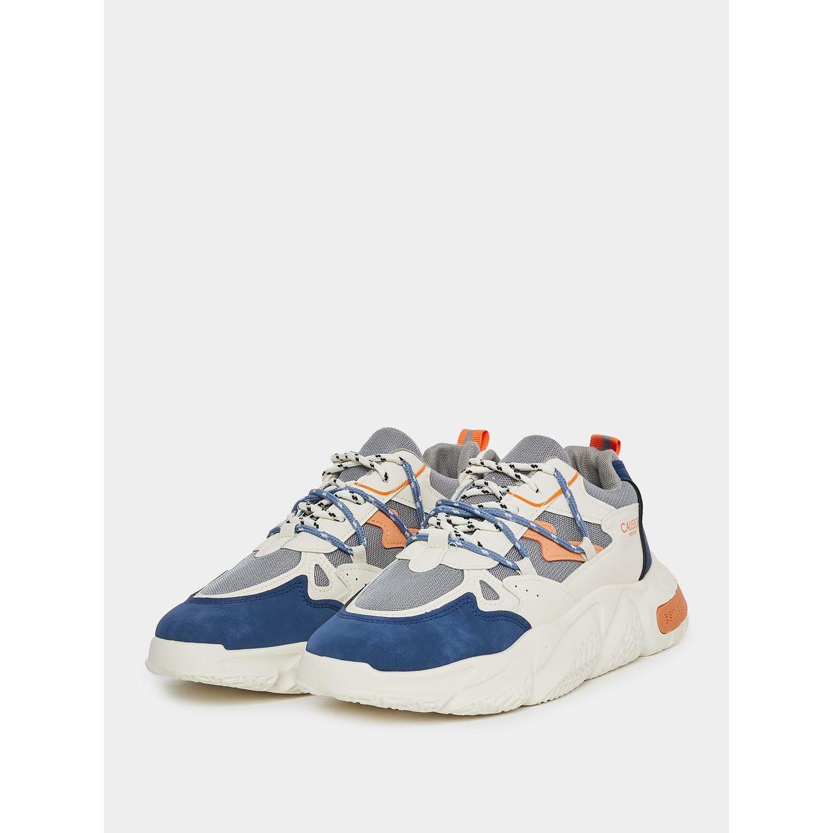 حذاء سنيكرز بتفاصيل مُتباينة مع اربطة-men-shoes-sneakers-image-1