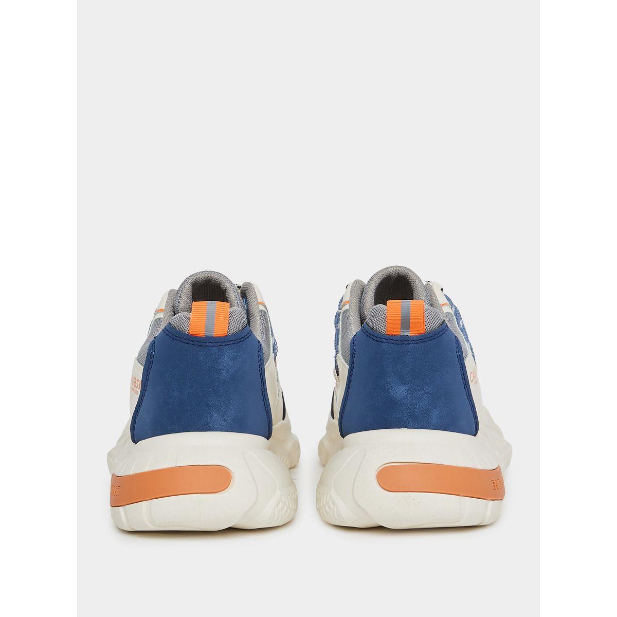 حذاء سنيكرز بتفاصيل مُتباينة مع اربطة-men-shoes-sneakers-image-3
