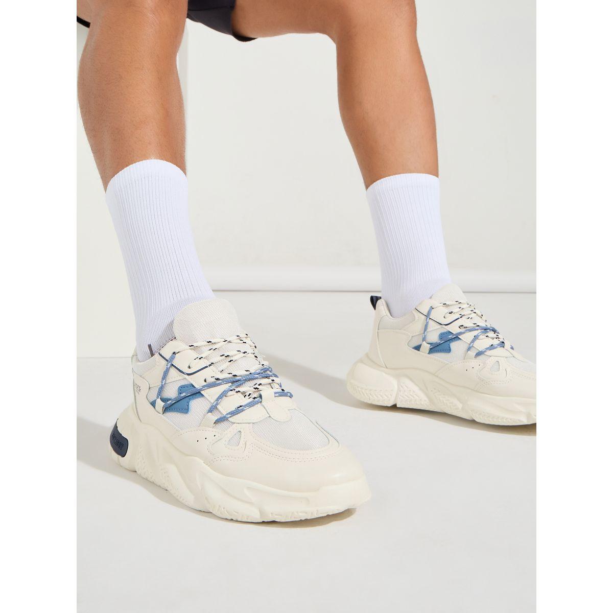 حذاء سنيكرز مزين باربطة مع رقبة منخفضة-men-shoes-sneakers-image-1