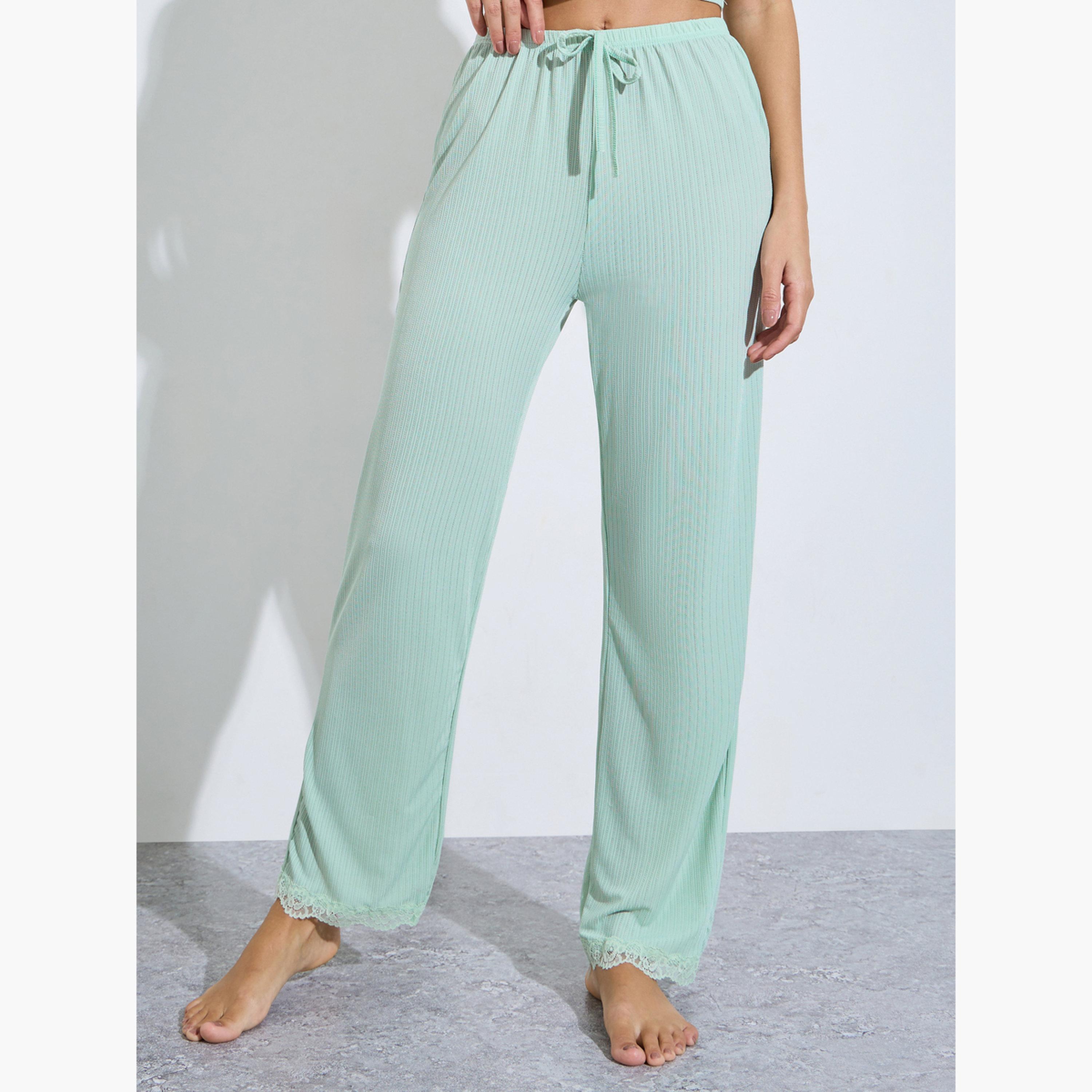 طقم بيجاما من بنطال وبلوزة بحمالات وتفاصيل دانتيل-women-clothing-nightwear-pyjamas-longsets-image-5