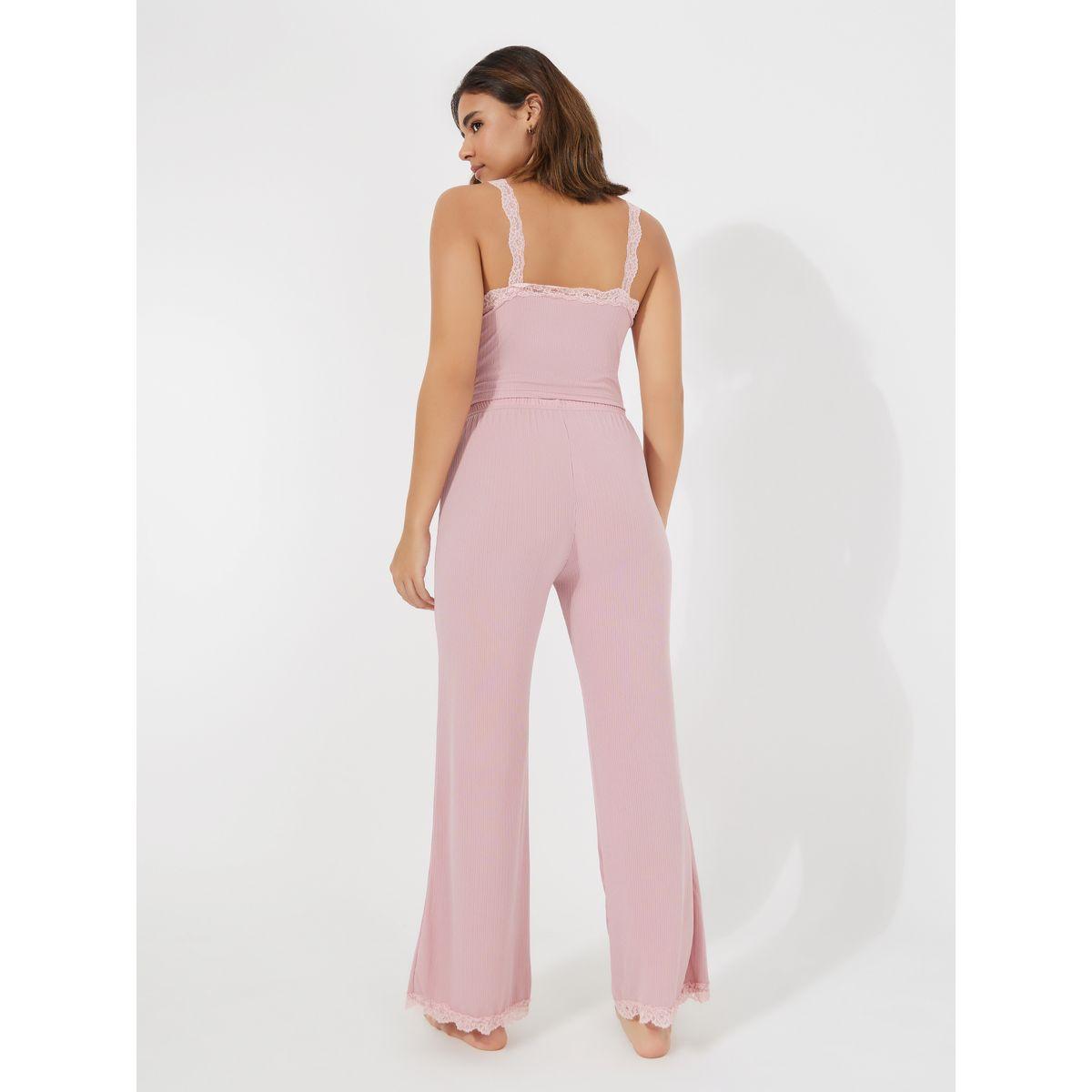 طقم من بنطال بيجاما مع بلوزة كامي بتفاصيل دانتيل-women-clothing-nightwear-pyjamas-longsets-image-4