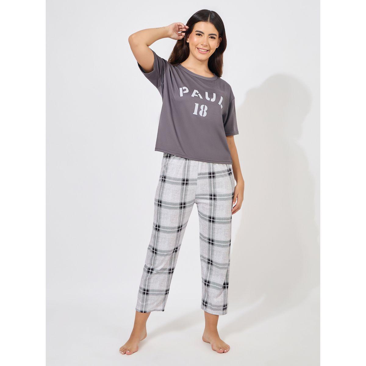 طقم من بنطال بيجاما مع تيشيرت بوكسي بطبعة جرافيك-women-clothing-nightwear-pyjamas-longsets-image-1
