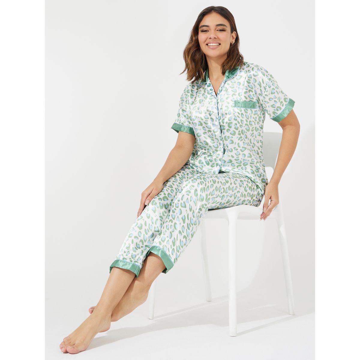 طقم من بنطال بيجاما مع بلوزة بطبعة حيوان وازرار-women-clothing-nightwear-pyjamas-longsets-image-1