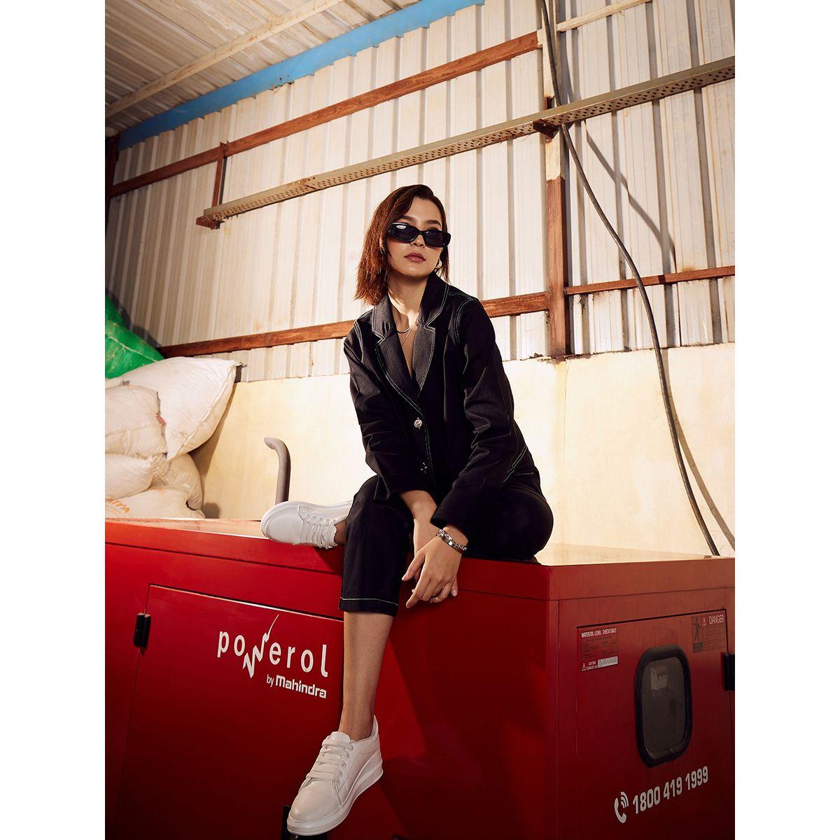 طقم منسق من بنطال وبلوزة قصيرة مع ياقة بشق أثينا × ستايلي-women-clothing-coordsets-image-6
