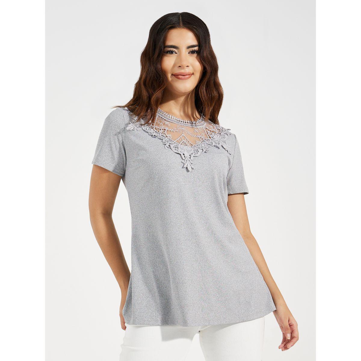 بلوزة سادة محبوكة بتفاصيل دانتيل-women-clothing-shirtsandblouses-blouses-image-1