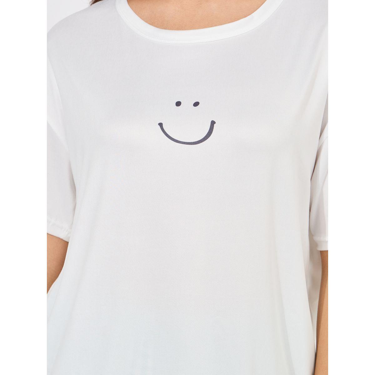 Styli Graphic Print T-Shirt & Checked Pyjama Set-women-clothing-nightwear-pyjamas-longsets-image-3