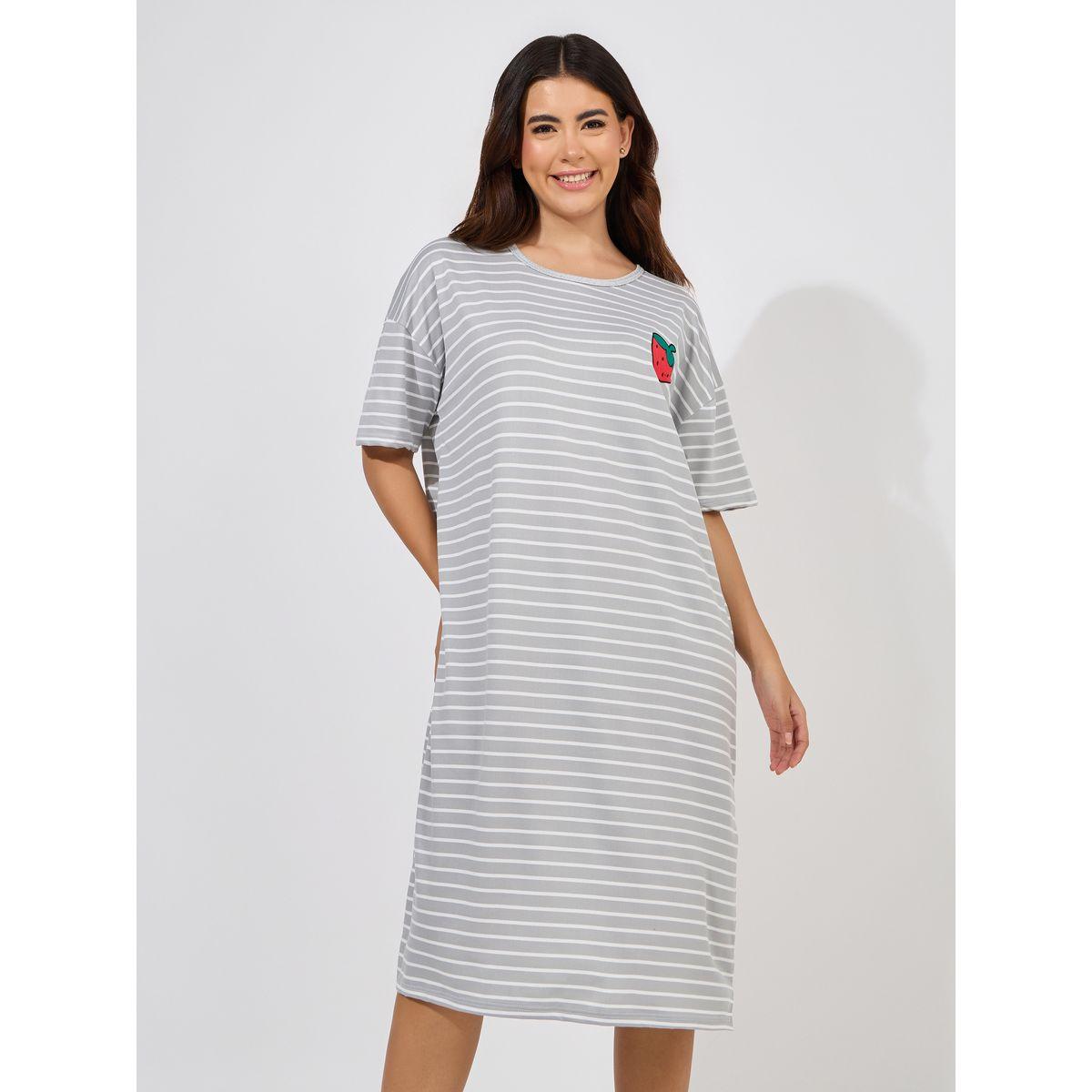 قميص نوم مخطط ومزين بشارة على شكل فراولة-women-clothing-nightwear-nighties-image-2