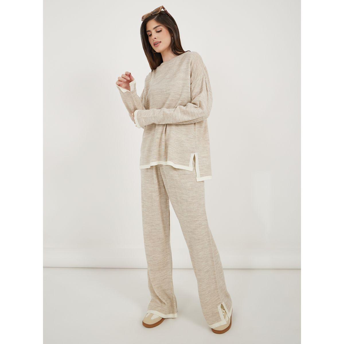 طقم منسق من بنطال بارجل واسعة وبلوزة بتفاصيل مُتباينة-women-clothing-coordsets-image-2