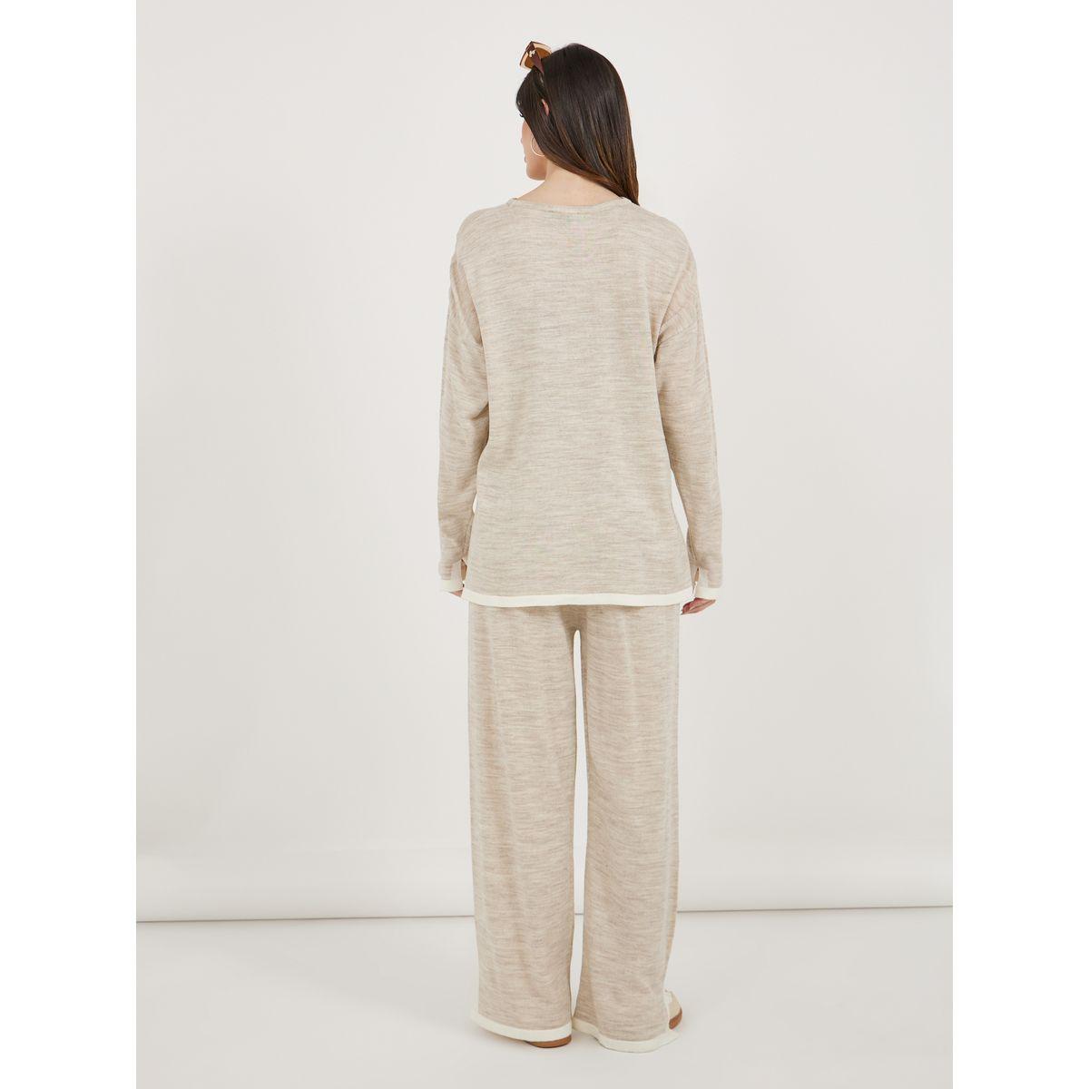 طقم منسق من بنطال بارجل واسعة وبلوزة بتفاصيل مُتباينة-women-clothing-coordsets-image-6