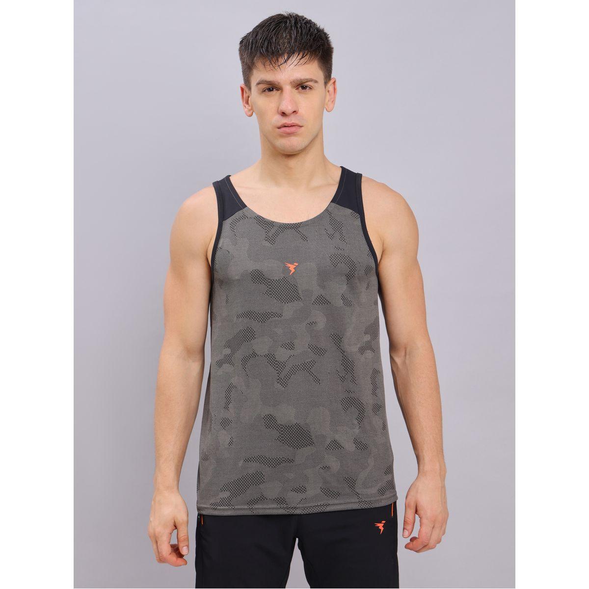 تيشيرت كت بنمط كاموفلاج وياقة سكوب تكنوسبورت × ستايلي-men-clothing-sportswearandactivewear-tshirtsandpolos-image-1