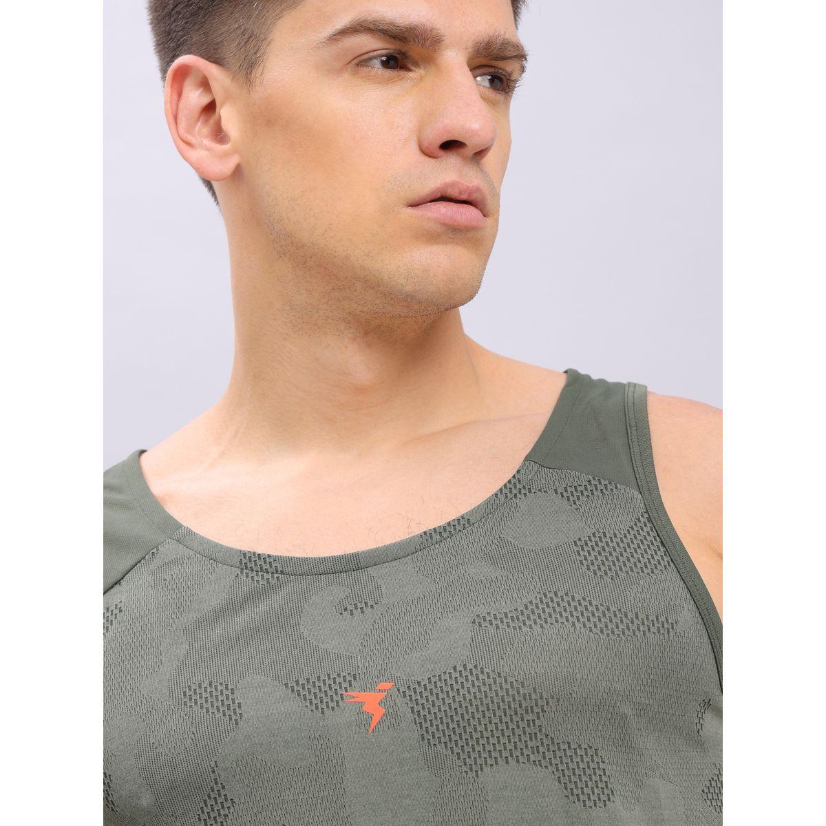 تيشيرت كت بنمط كاموفلاج وياقة سكوب تكنوسبورت × ستايلي-men-clothing-sportswearandactivewear-tshirtsandpolos-image-2