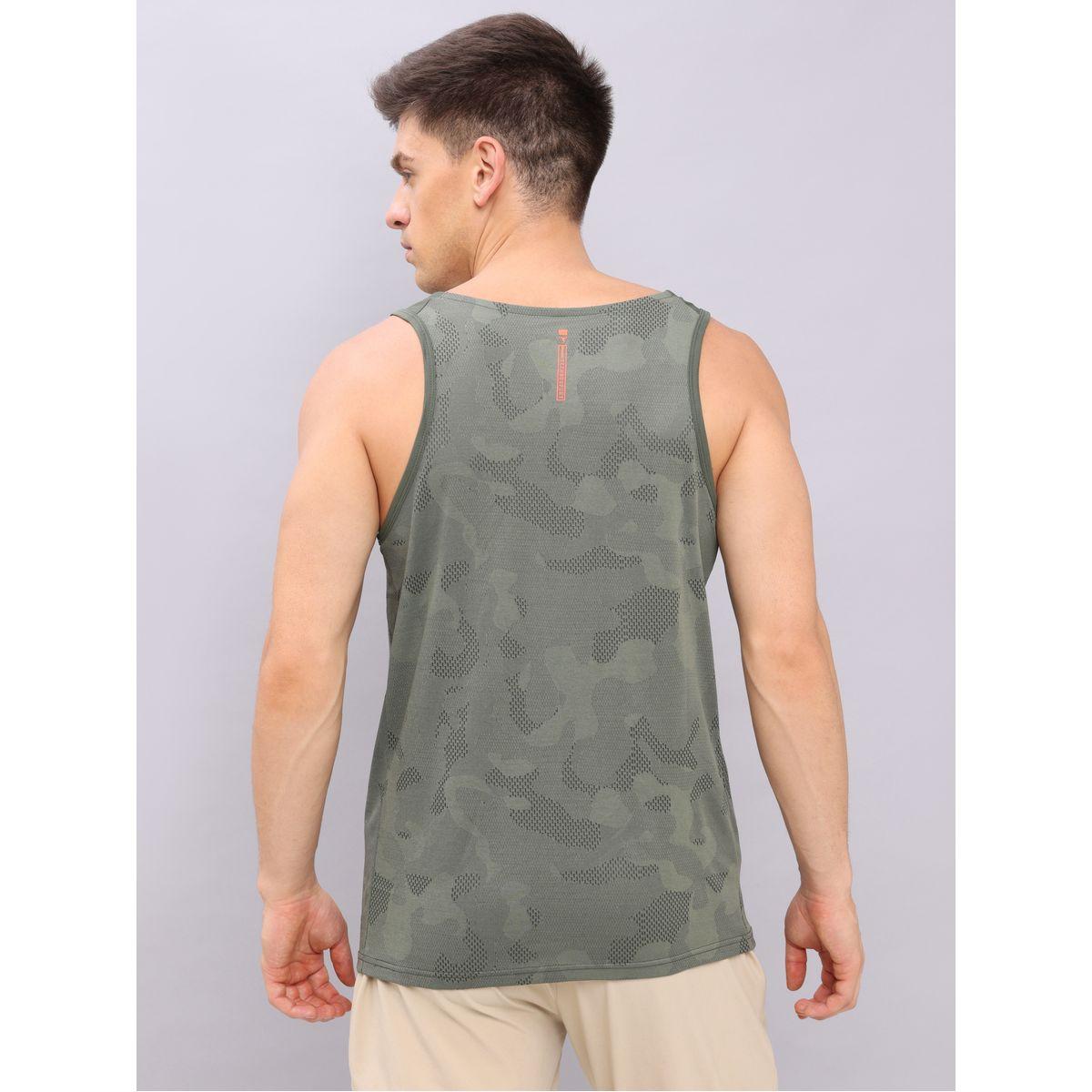 تيشيرت كت بنمط كاموفلاج وياقة سكوب تكنوسبورت × ستايلي-men-clothing-sportswearandactivewear-tshirtsandpolos-image-3