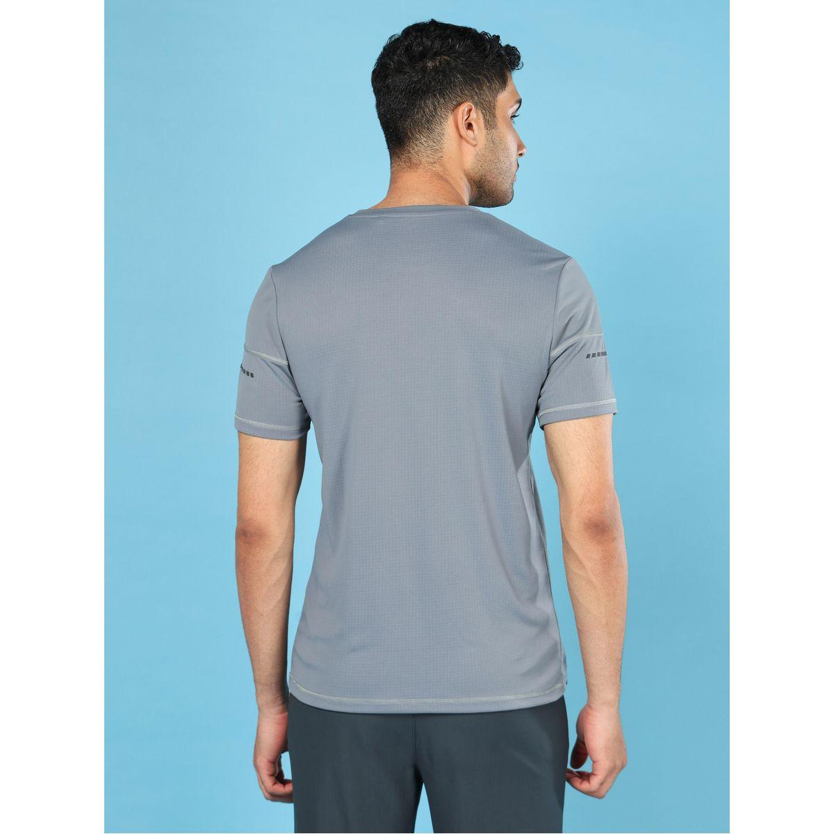 تيشيرت بقصة سليم فت وتداخلات خياطة تكنوسبورت × ستايلي-men-clothing-sportswearandactivewear-tshirtsandpolos-image-5