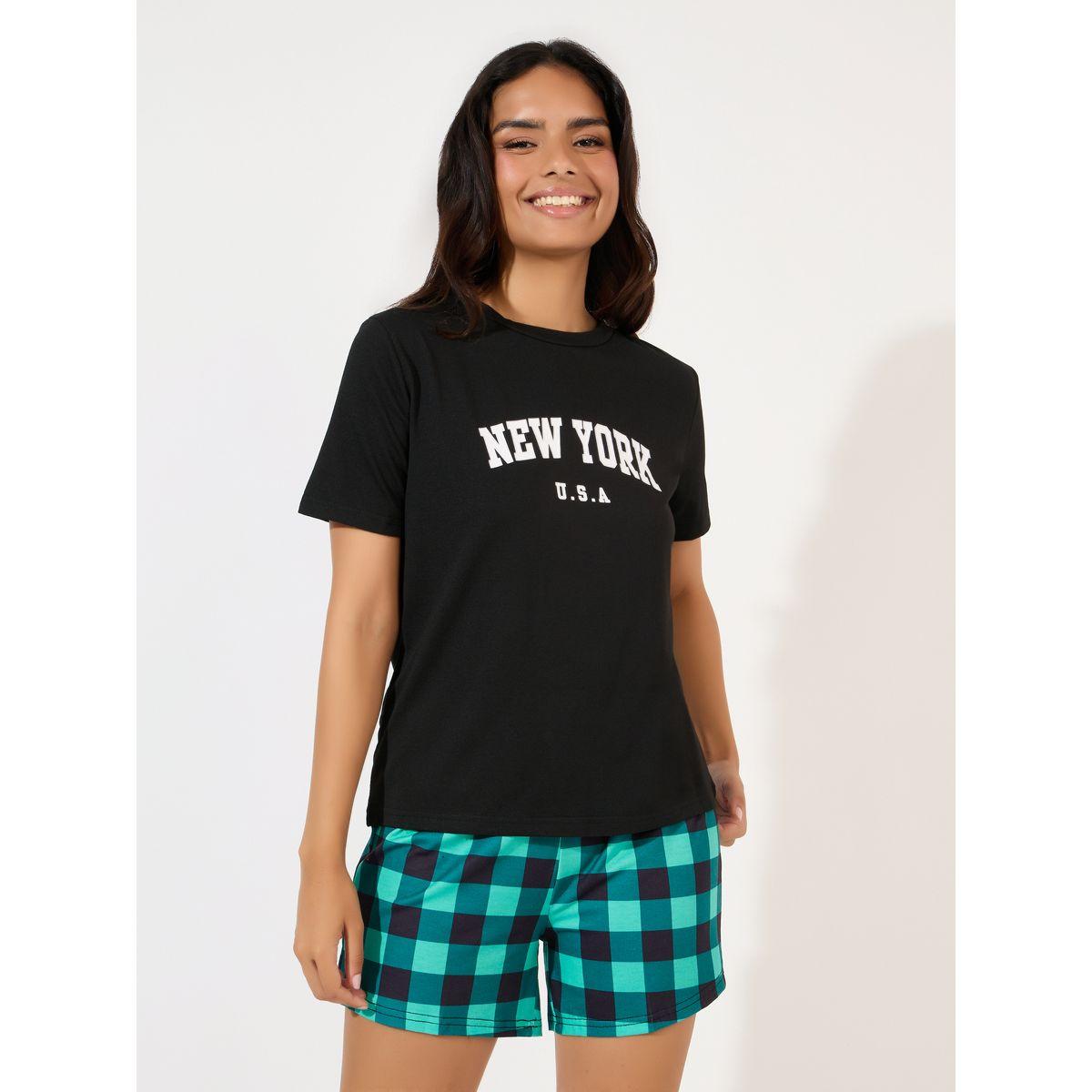مجموعة من شورت مع تيشيرت بطبعة كتابة-women-clothing-nightwear-pyjamas-shortsets-image-2
