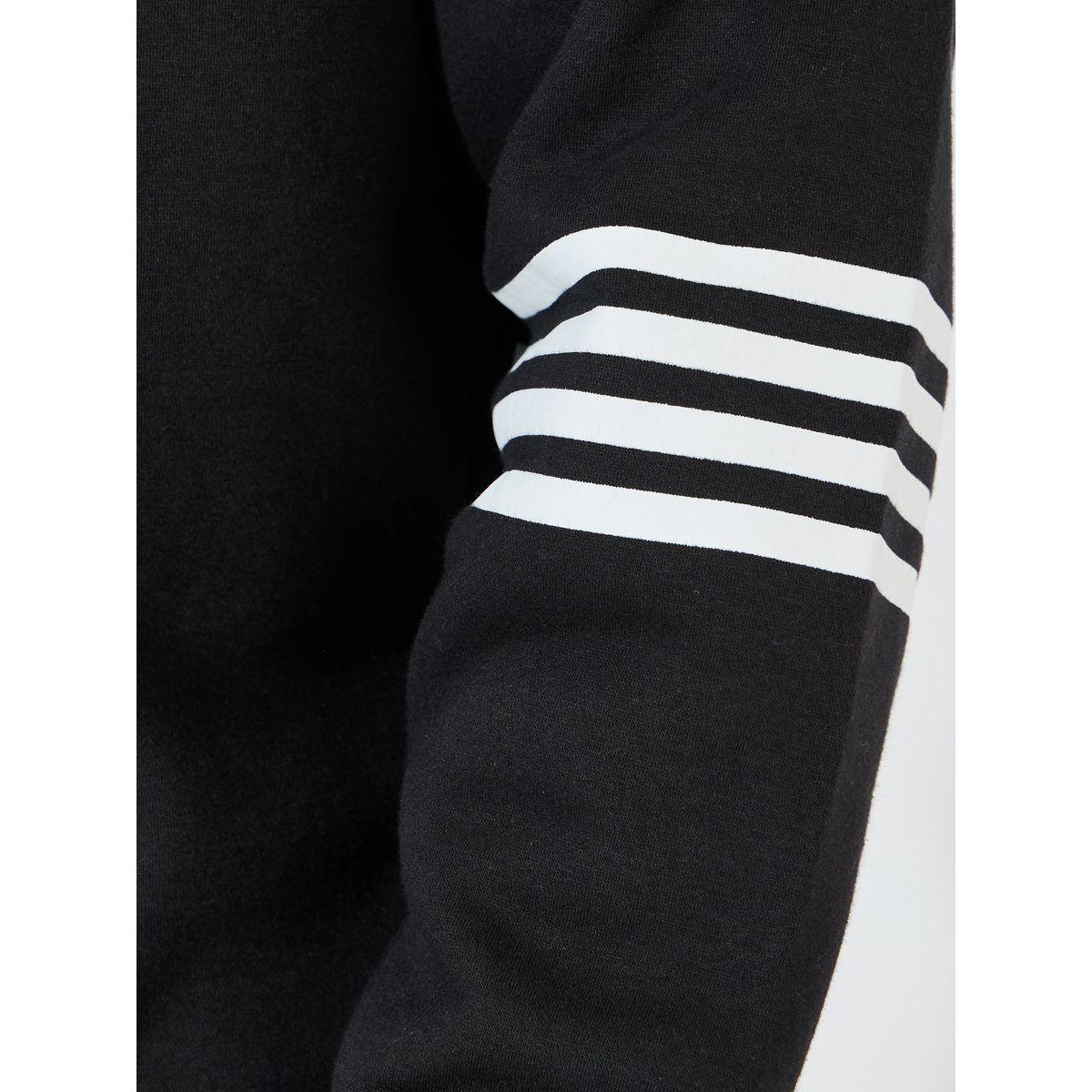 هودي فضفاض مزين بخطوط مع جيوب-men-winterwear-hoodiesandsweatshirts-image-4