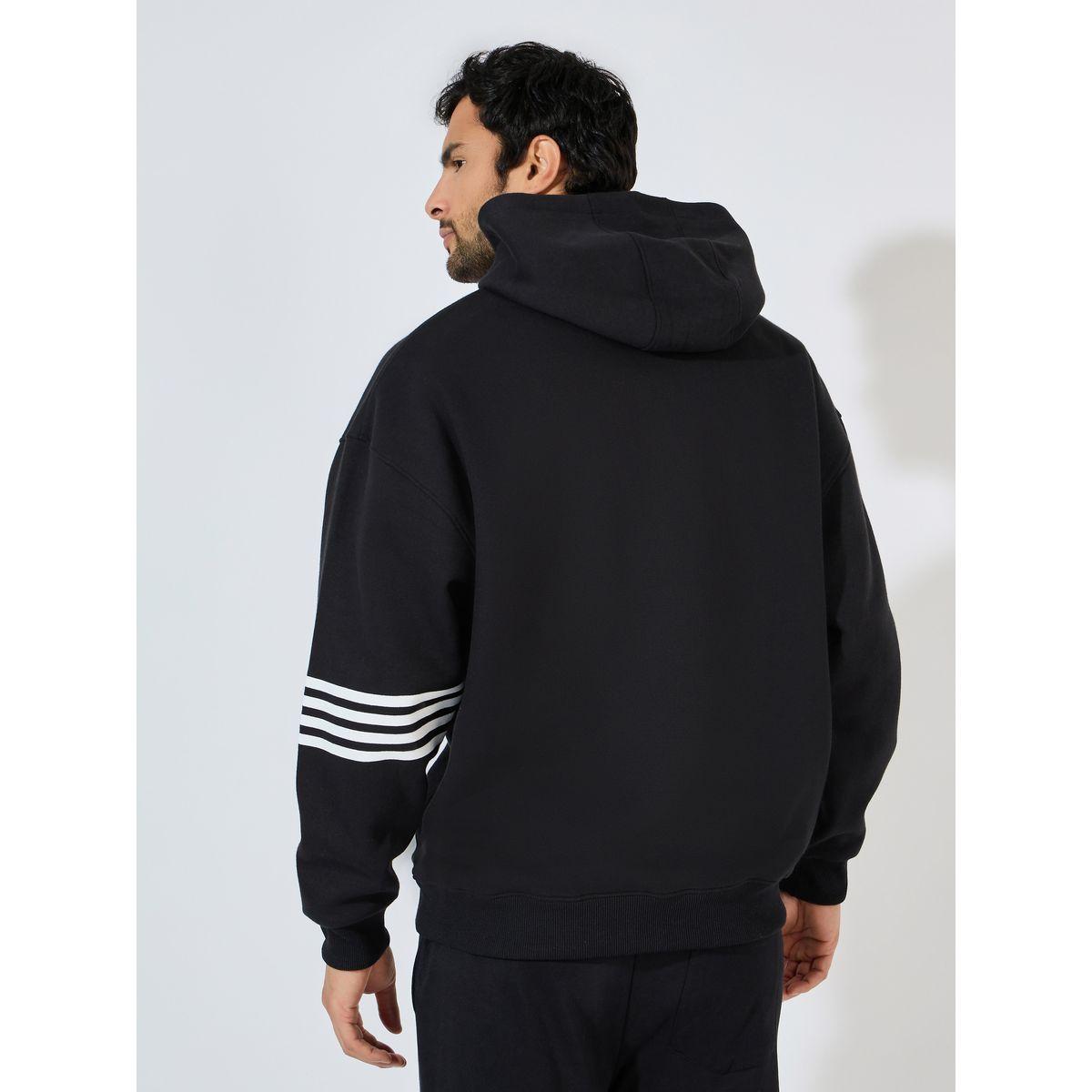 هودي فضفاض مزين بخطوط مع جيوب-men-winterwear-hoodiesandsweatshirts-image-5
