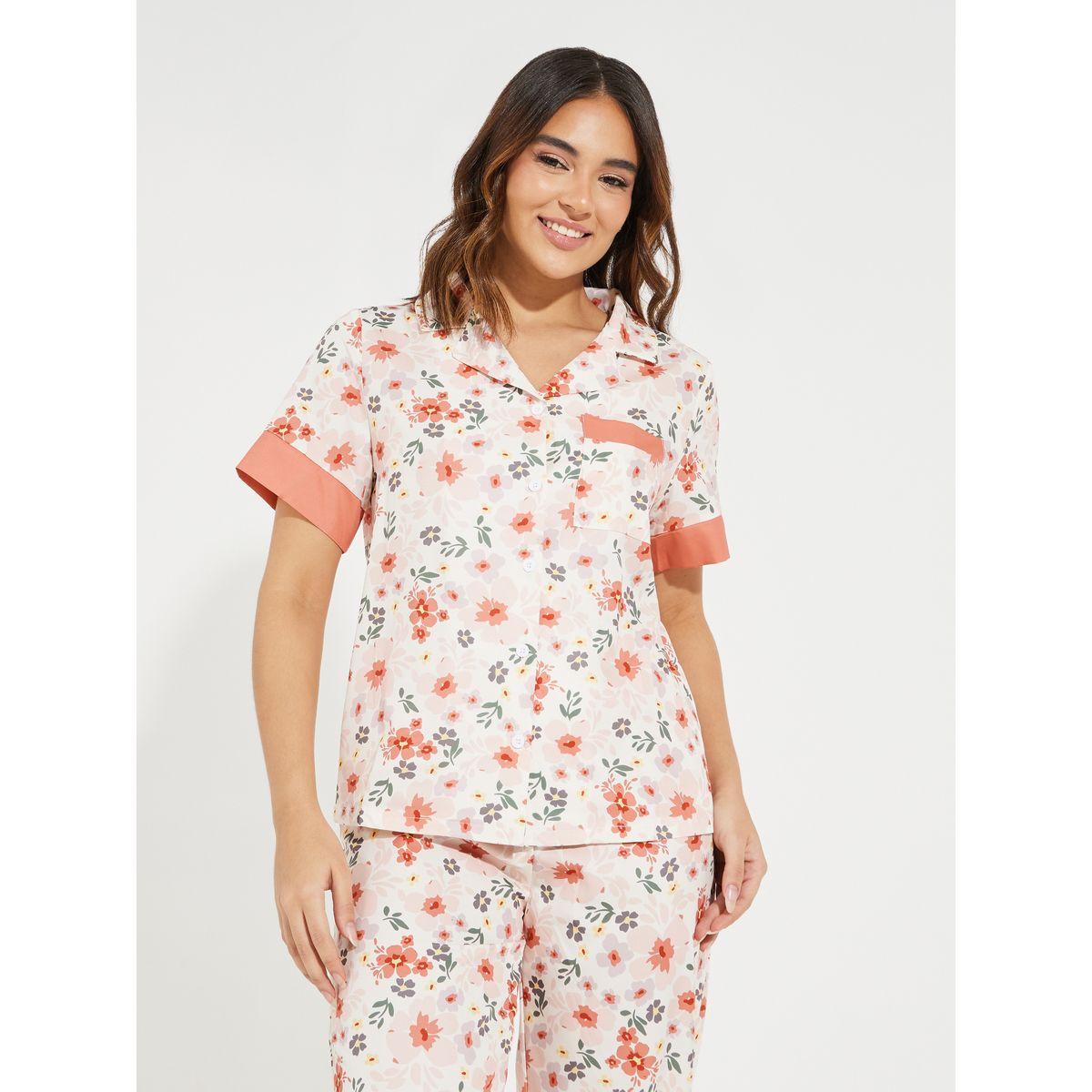طقم من بنطال بيجاما مع بلوزة بتفاصيل مُتباينة وطبعة زهور-women-clothing-nightwear-pyjamas-longsets-image-2
