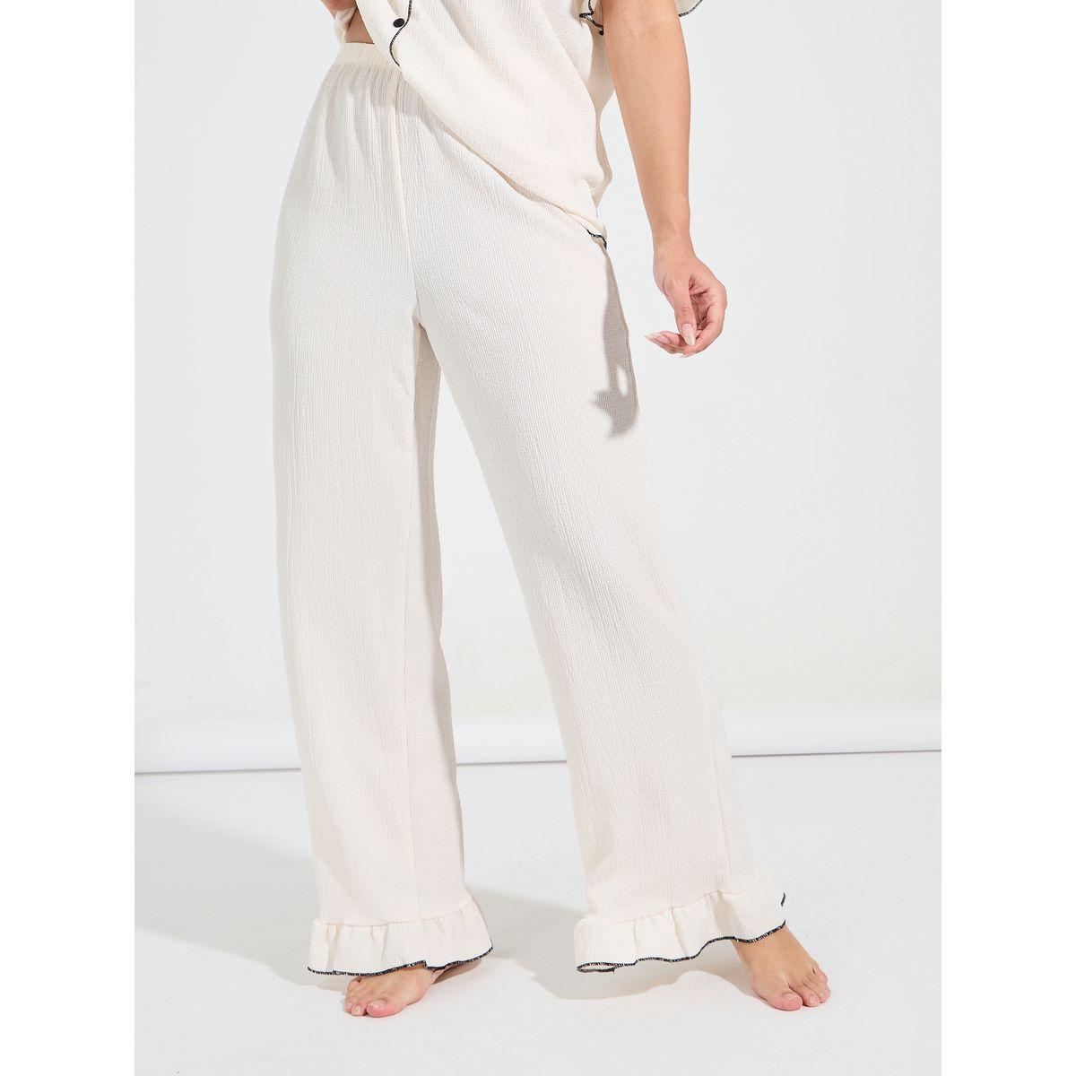 طقم من بنطال بيجاما مع بلوزة مضلعة باكمام كشكش-women-clothing-nightwear-pyjamas-longsets-image-4