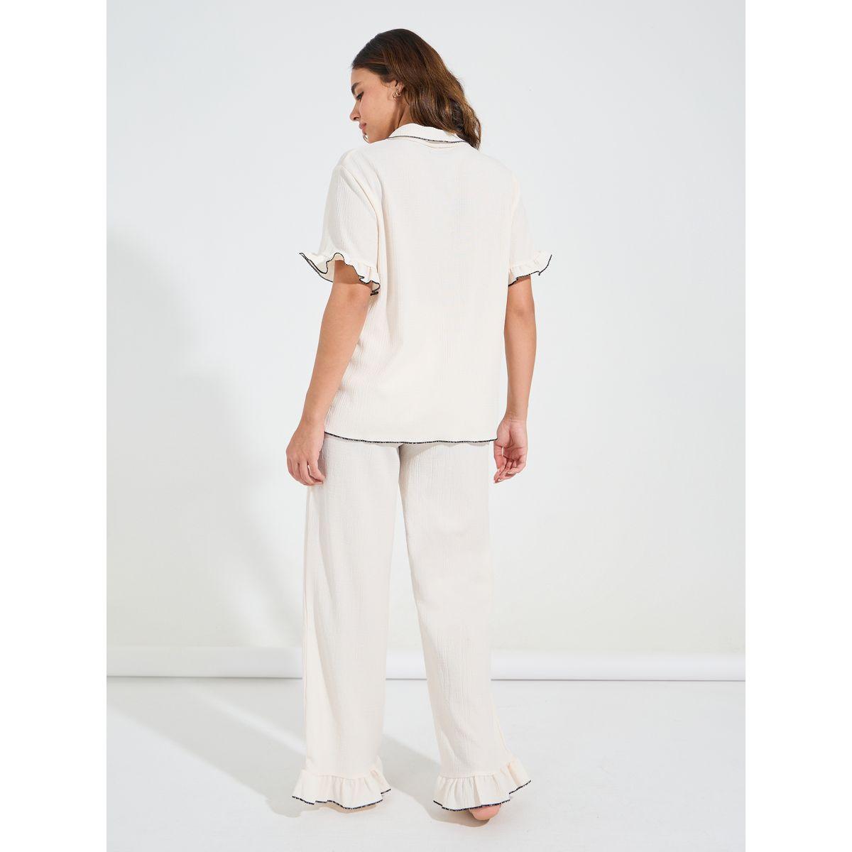 طقم من بنطال بيجاما مع بلوزة مضلعة باكمام كشكش-women-clothing-nightwear-pyjamas-longsets-image-5