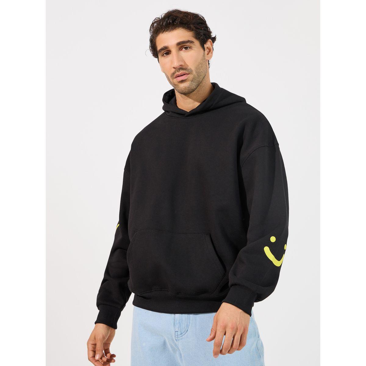 هودي فضفاض مطبع بطبعة صغيرة-men-winterwear-hoodiesandsweatshirts-image-1