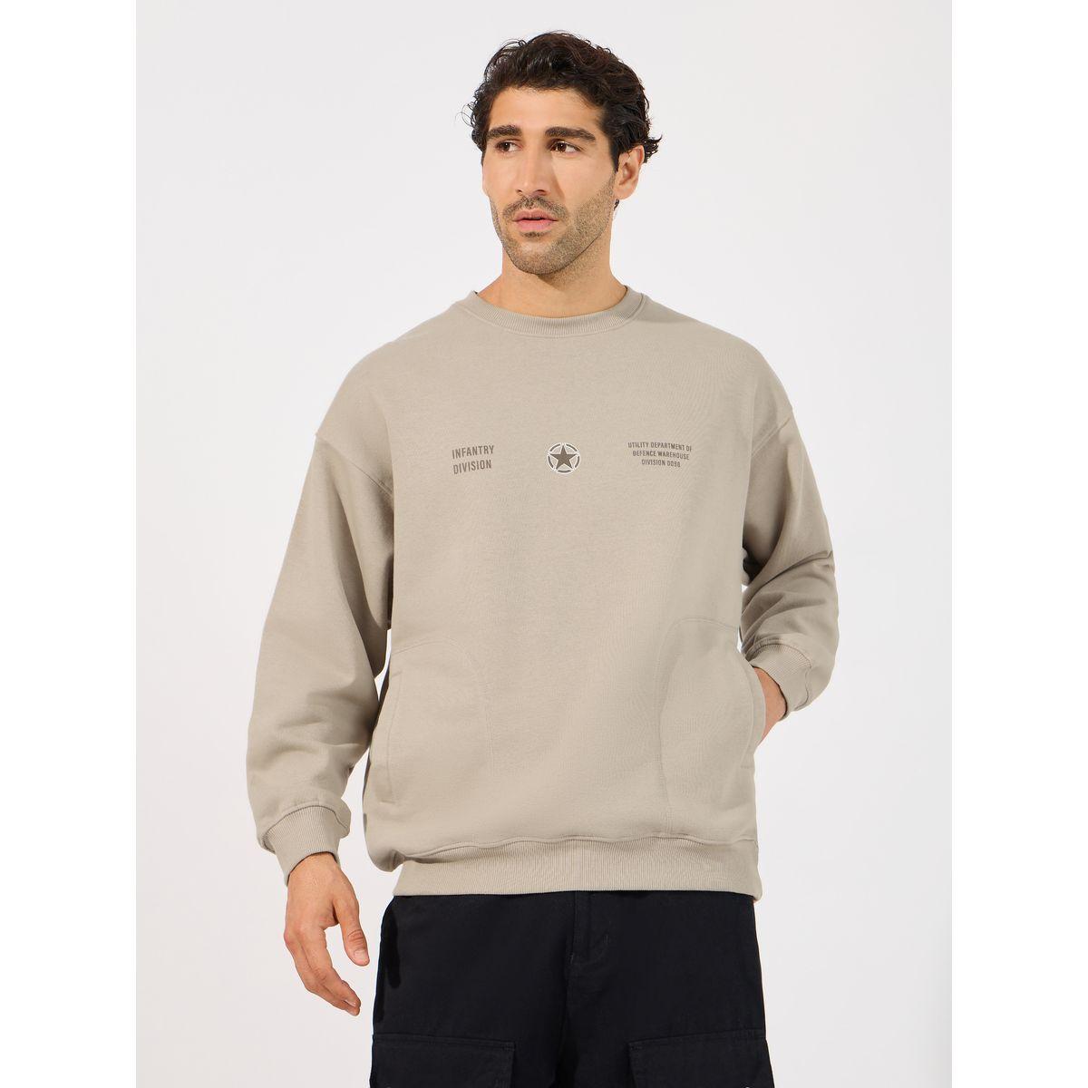 سويت شيرت بقصة بوكسي وحواف بأساور-men-winterwear-hoodiesandsweatshirts-image-1