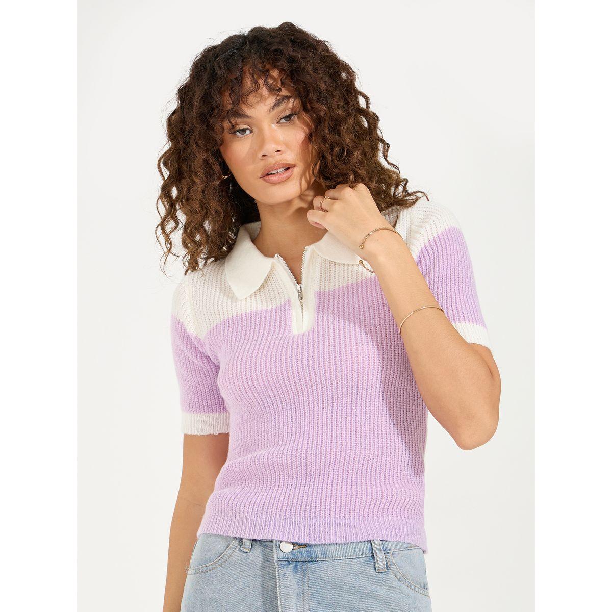 تيشيرت بياقة بولو ونمط كتل الالوان-women-clothing-tshirts-image-1