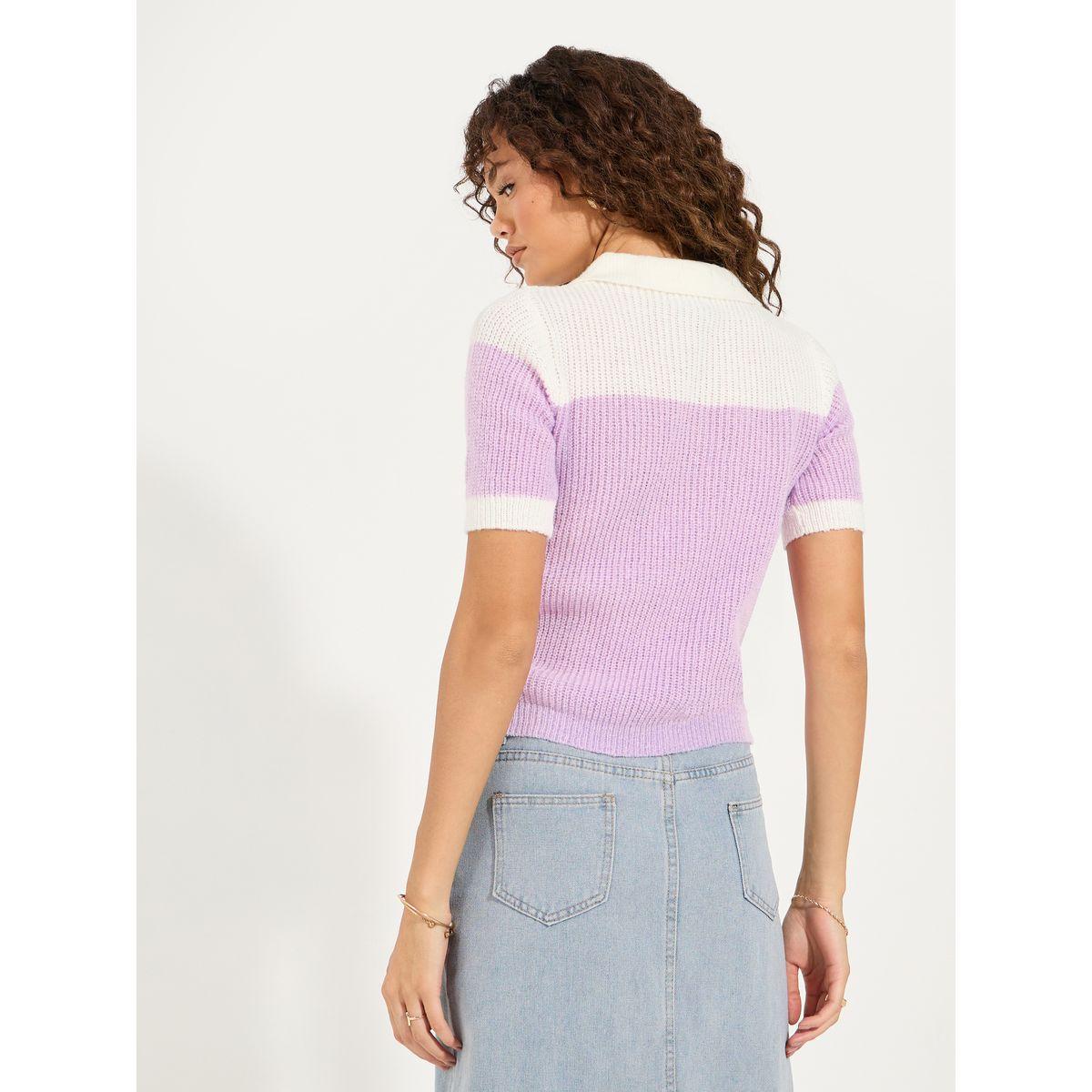 تيشيرت بياقة بولو ونمط كتل الالوان-women-clothing-tshirts-image-5