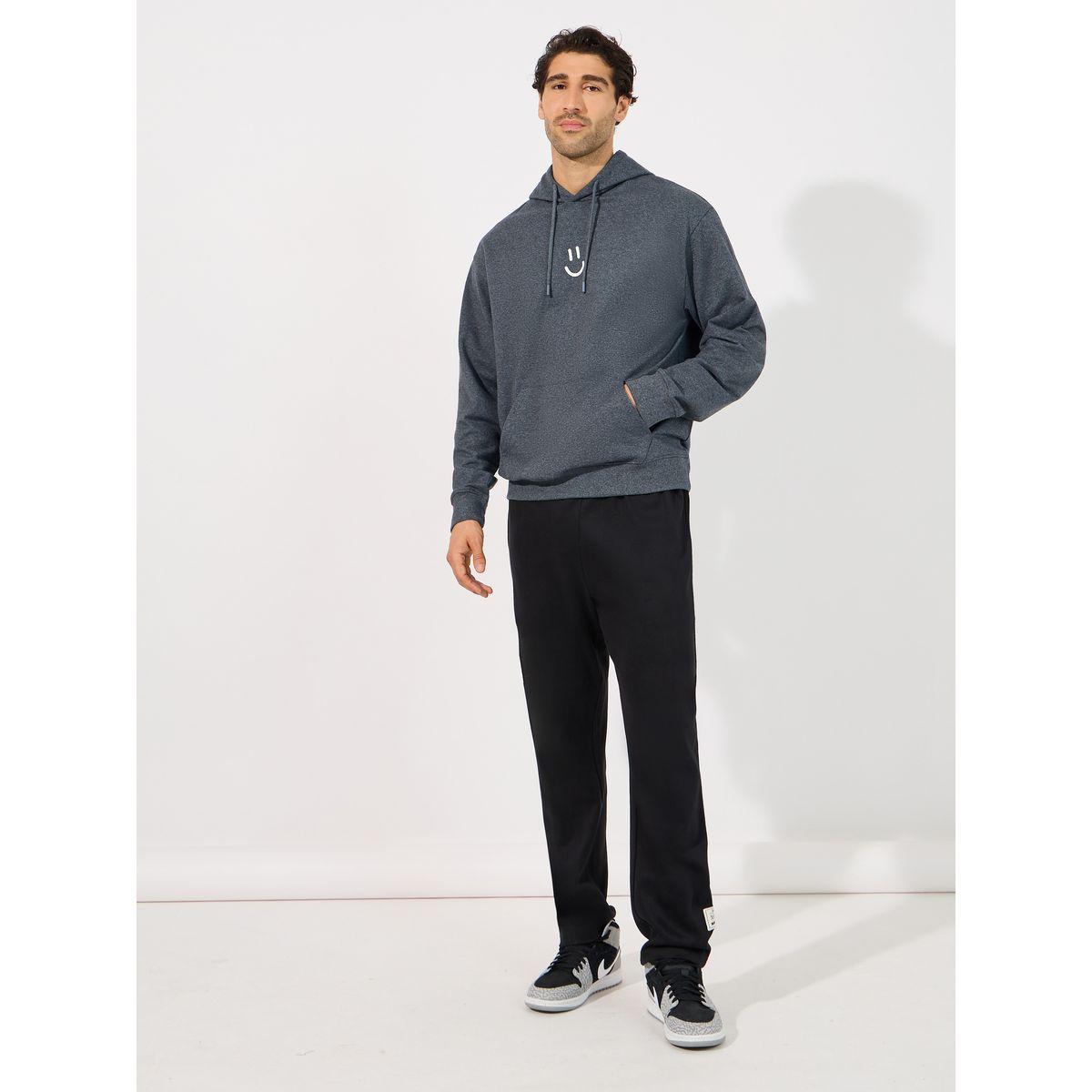 هودي بطبعة ايموجي وقصة مريحة-men-winterwear-hoodiesandsweatshirts-image-2