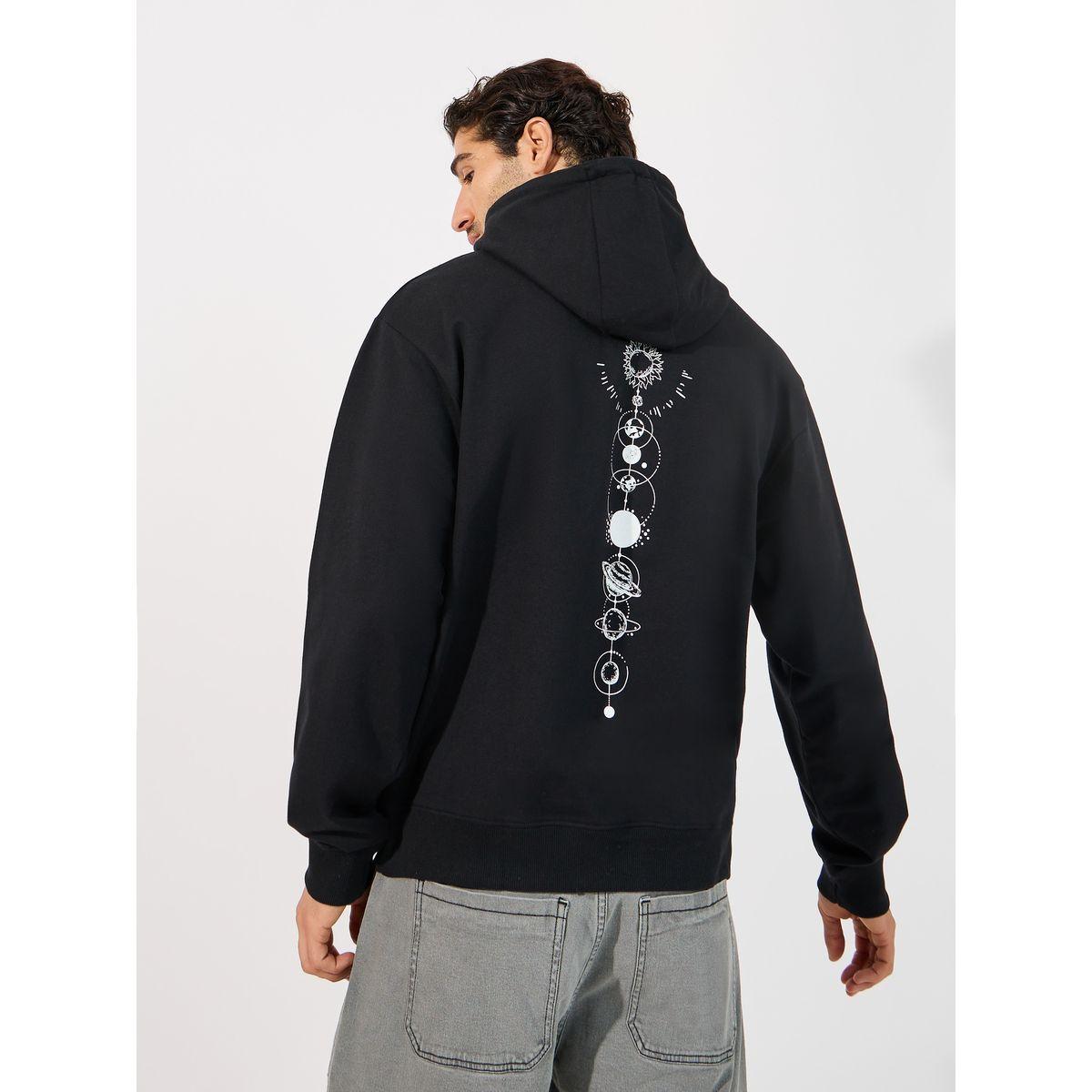 هودي بقصة مريحة وطبعة صغيرة-men-winterwear-hoodiesandsweatshirts-image-1