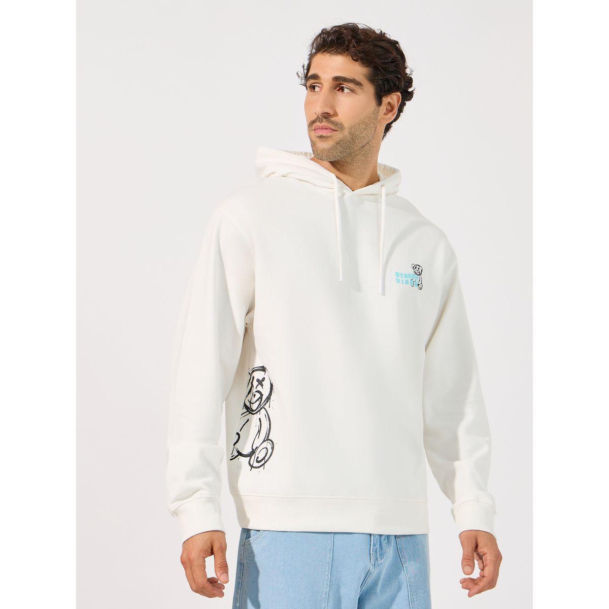 هودي بقصة مريحة وطبعة جرافيك-men-winterwear-hoodiesandsweatshirts-image-1