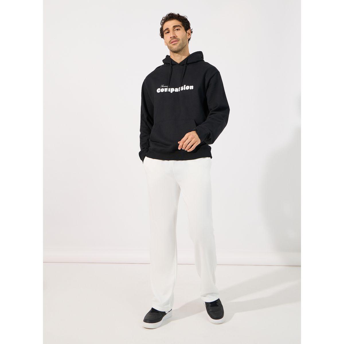 هودي بطبعة كتابة وقصة مريحة-men-winterwear-hoodiesandsweatshirts-image-2