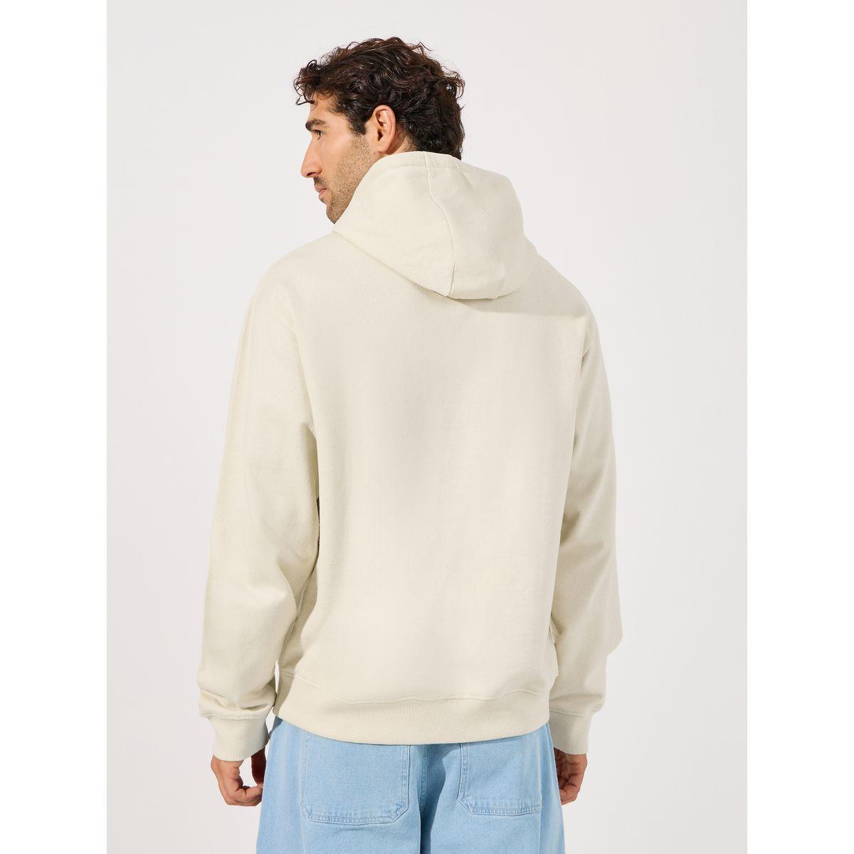 هودي بقصة مريحة وطبعة صغيرة الحجم-men-winterwear-hoodiesandsweatshirts-image-4