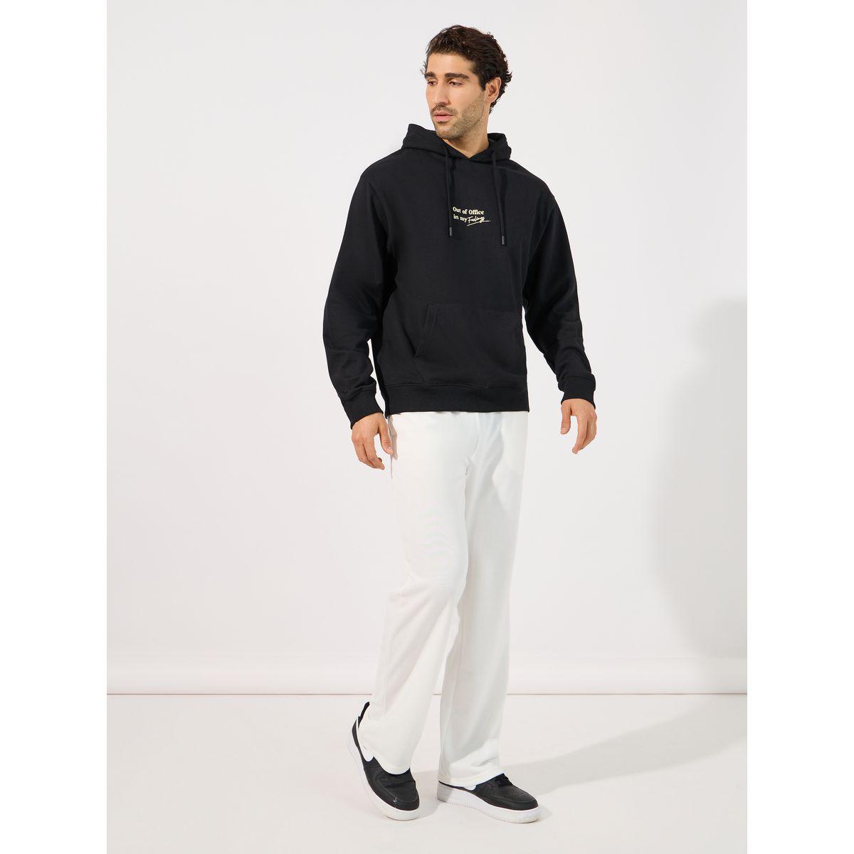 هودي بقصة مريحة مع طبعة صغيرة-men-winterwear-hoodiesandsweatshirts-image-2
