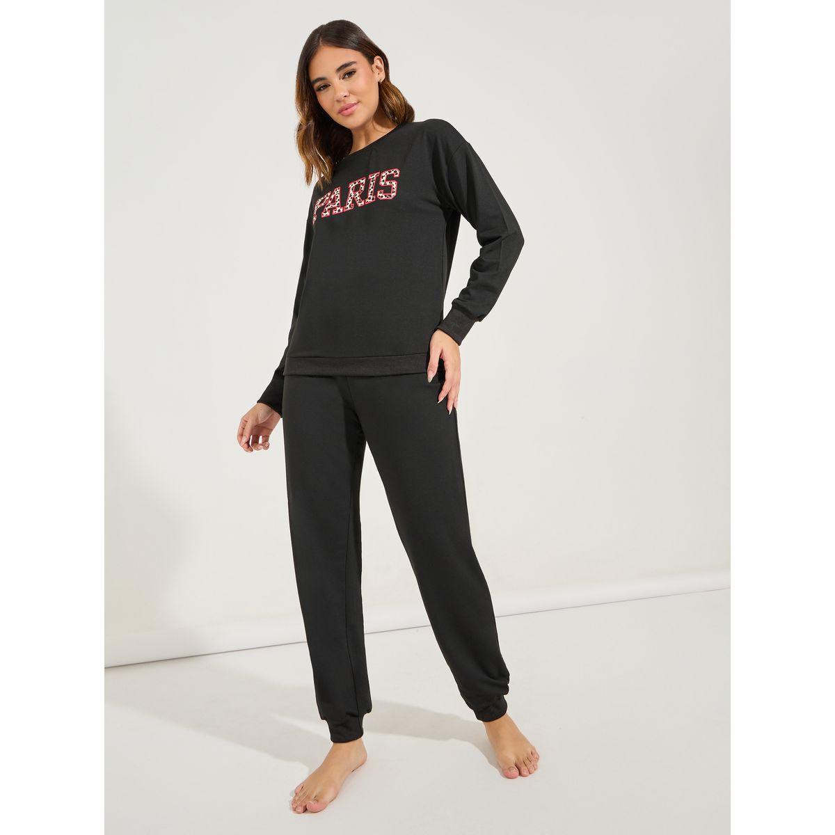 مجموعة من جوغر مع سويت شيرت مطبع بكتابة-women-clothing-coordsets-image-1