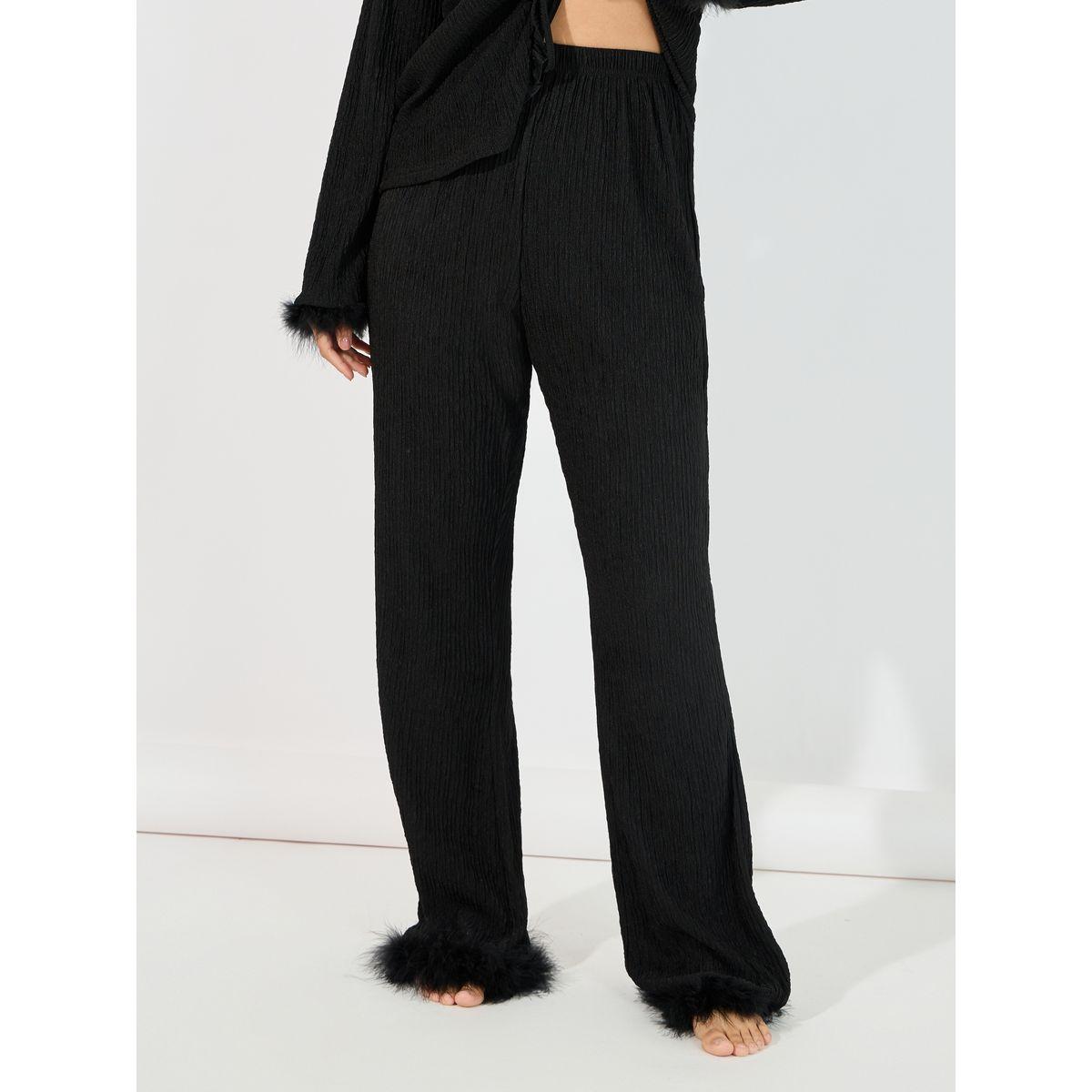 طقم من بنطال بيجاما مع بلوزة بفرو صناعي وكشكش-women-clothing-nightwear-pyjamas-longsets-image-5
