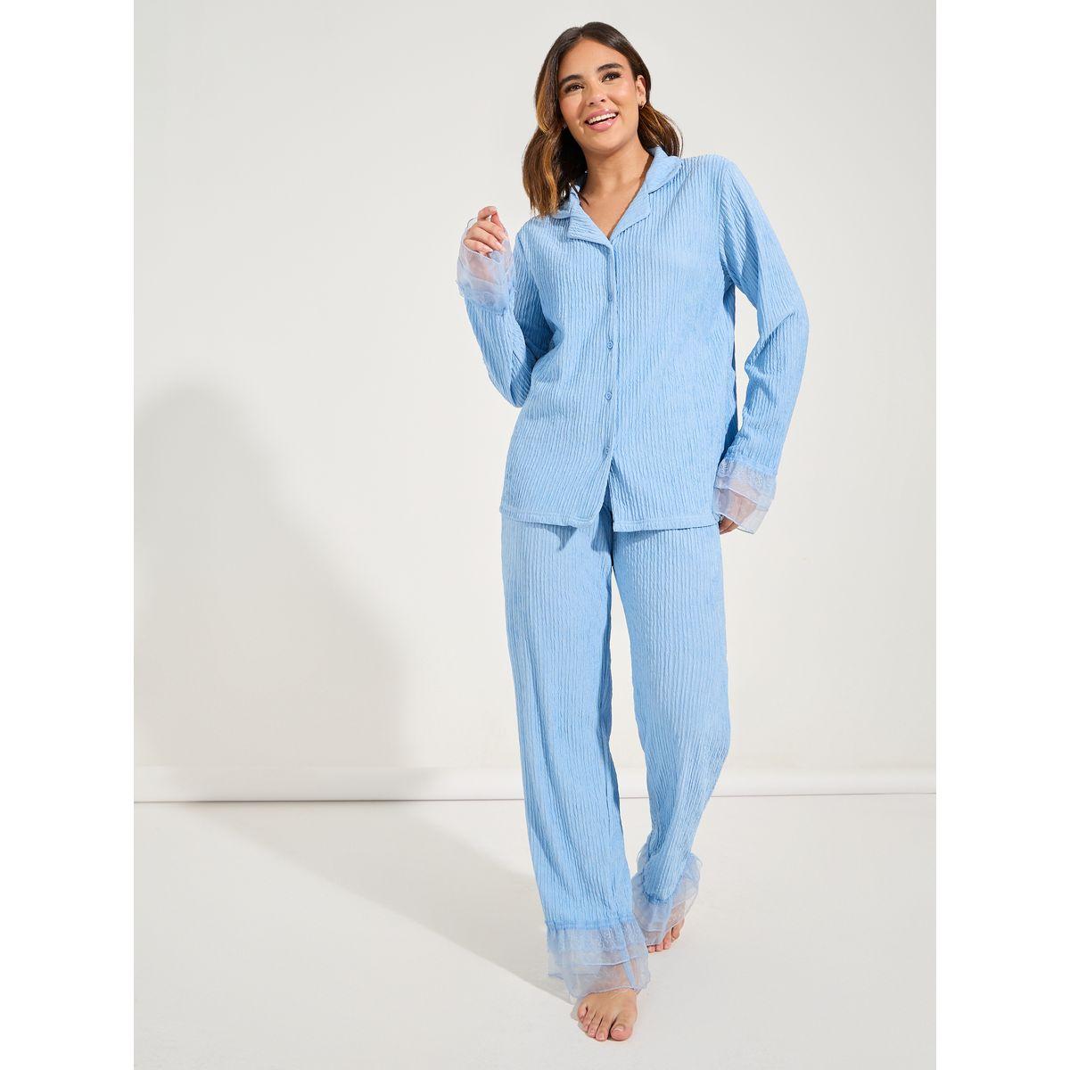 طقم من بنطال بيجاما مع بلوزة بتفاصيل دانتيل وكشكش-women-clothing-nightwear-pyjamas-longsets-image-2