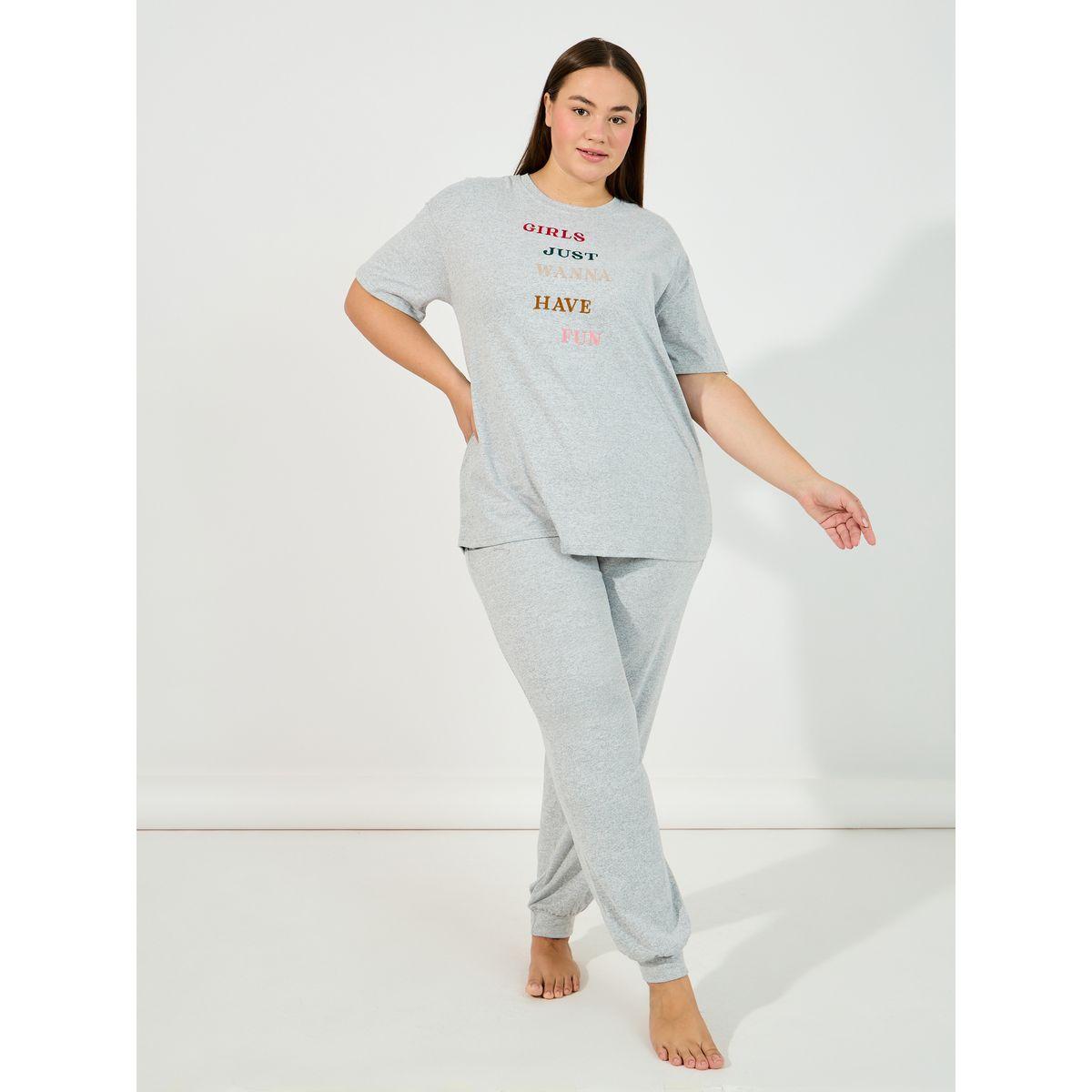 Styli Unwind Plus Size Embroidered Slogan T-Shirt & Cuffed Pyjama Set-women-clothing-nightwear-pyjamas-longsets-image-1
