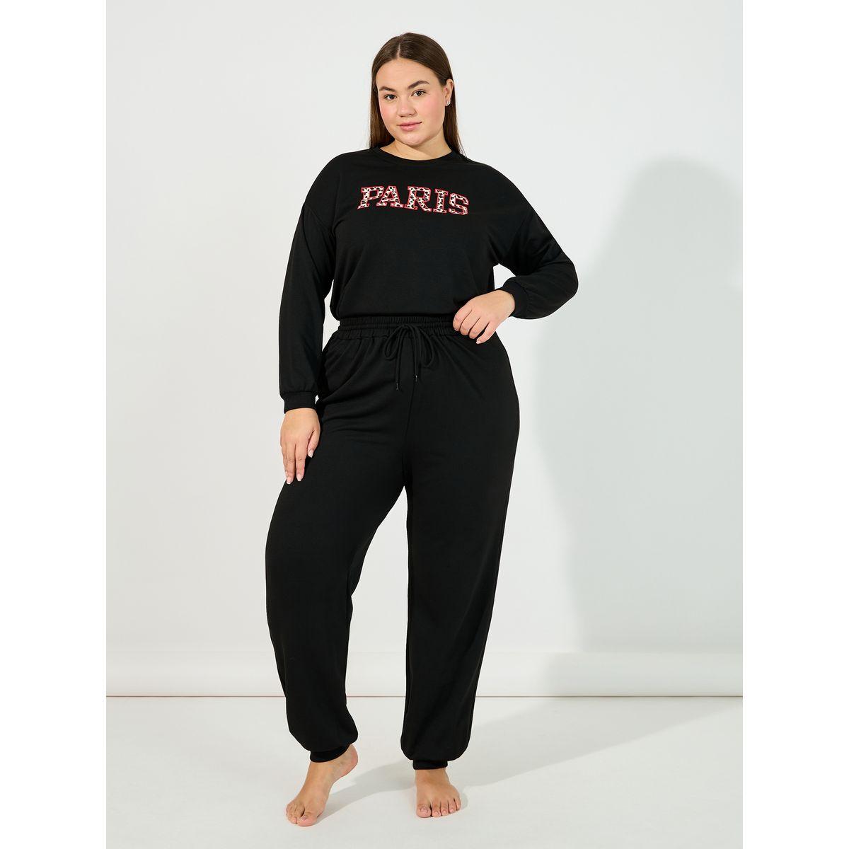 Styli Unwind Plus Size Leopard Paris Slogan Sweatshirt & Jogger Lounge Set-women-clothing-nightwear-pyjamas-longsets-image-4