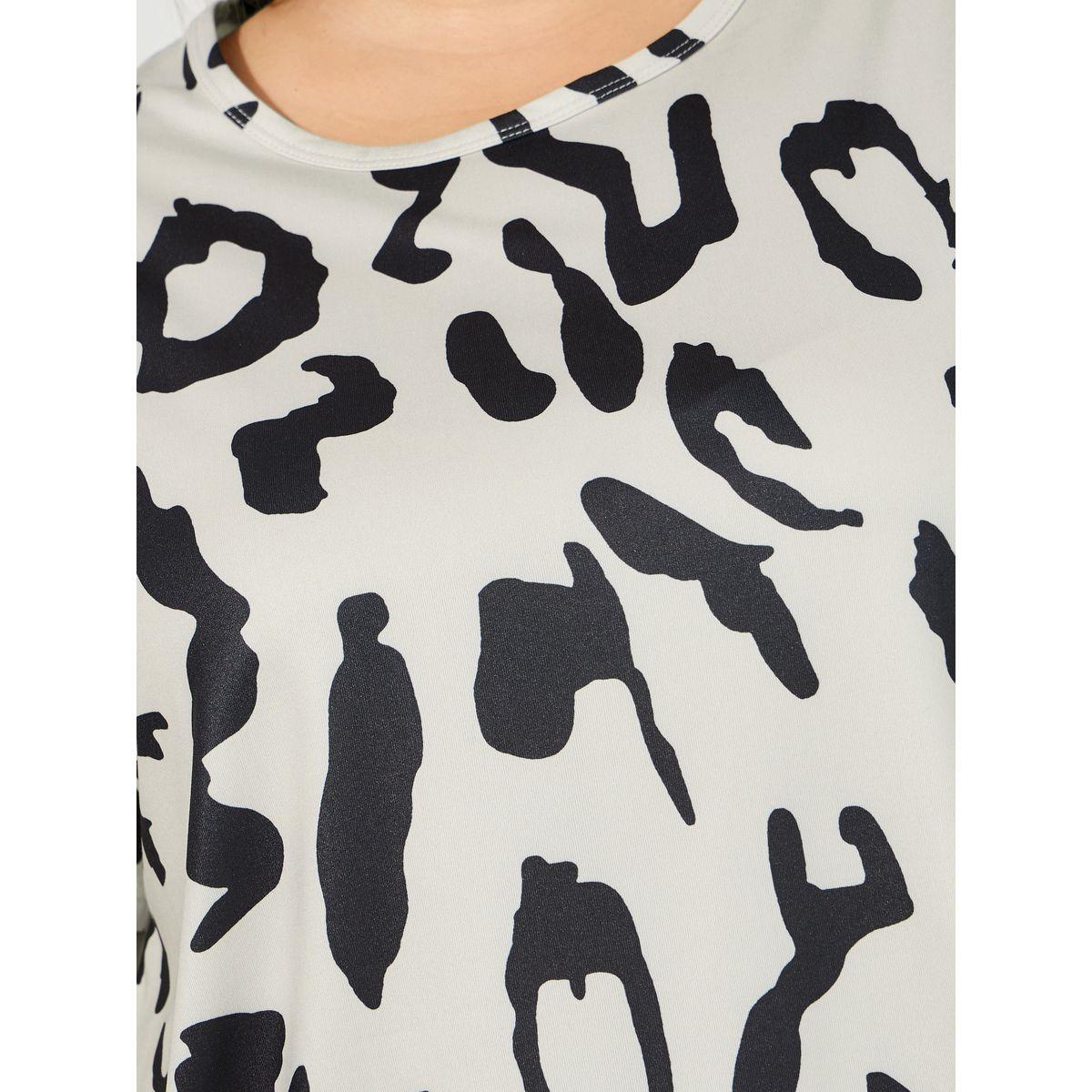 Styli Unwind Plus Size Leopard Print T-Shirt & Shorts Set-women-clothing-nightwear-pyjamas-shortsets-image-3