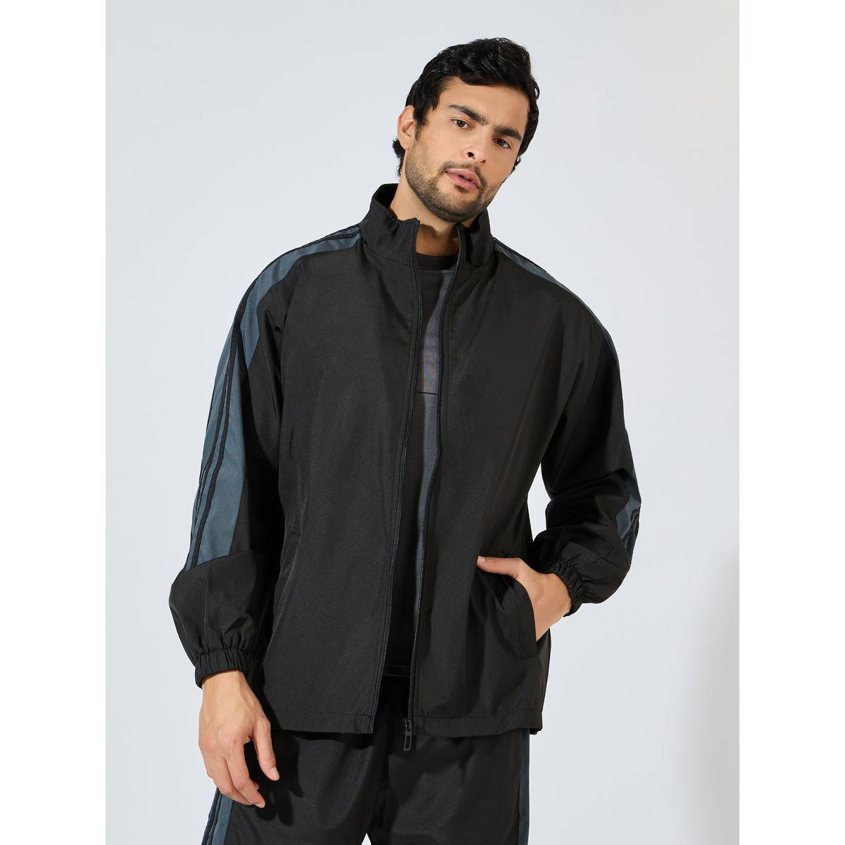 بدلة رياضية بتداخلات مخططة وسحَّاب غلق-men-clothing-sportswearandactivewear-tracksuits-image-2
