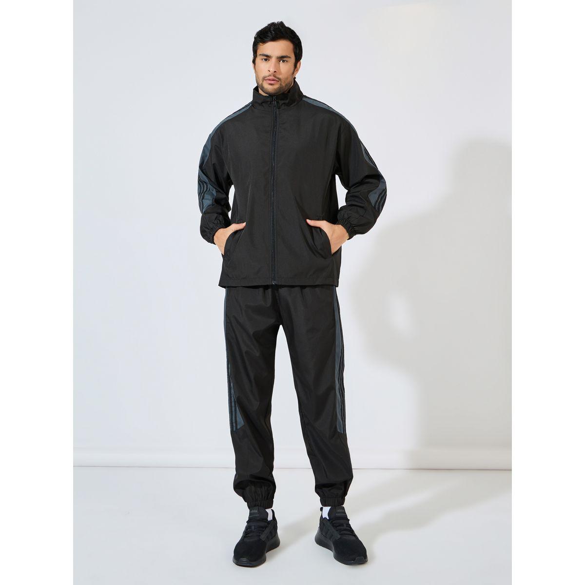 بدلة رياضية بتداخلات مخططة وسحَّاب غلق-men-clothing-sportswearandactivewear-tracksuits-image-3