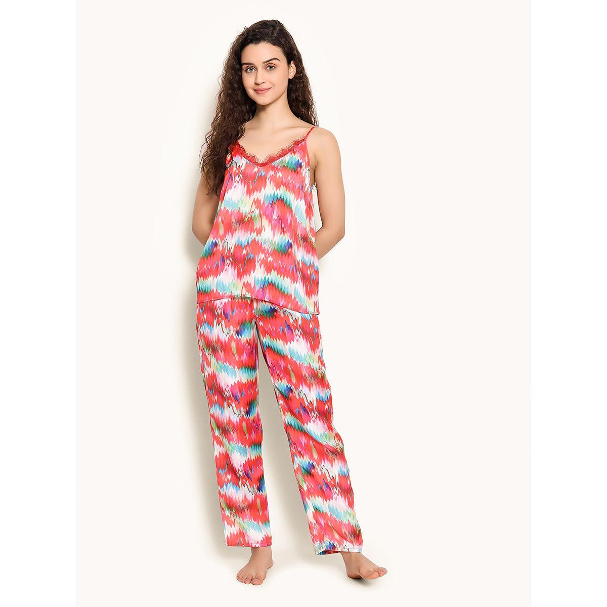 طقم من بنطال بيجاما مع بلوزة كامي ساتان بطبعة ماربل كلوفيا × ستايلي-women-clothing-nightwear-pyjamas-longsets-image-1